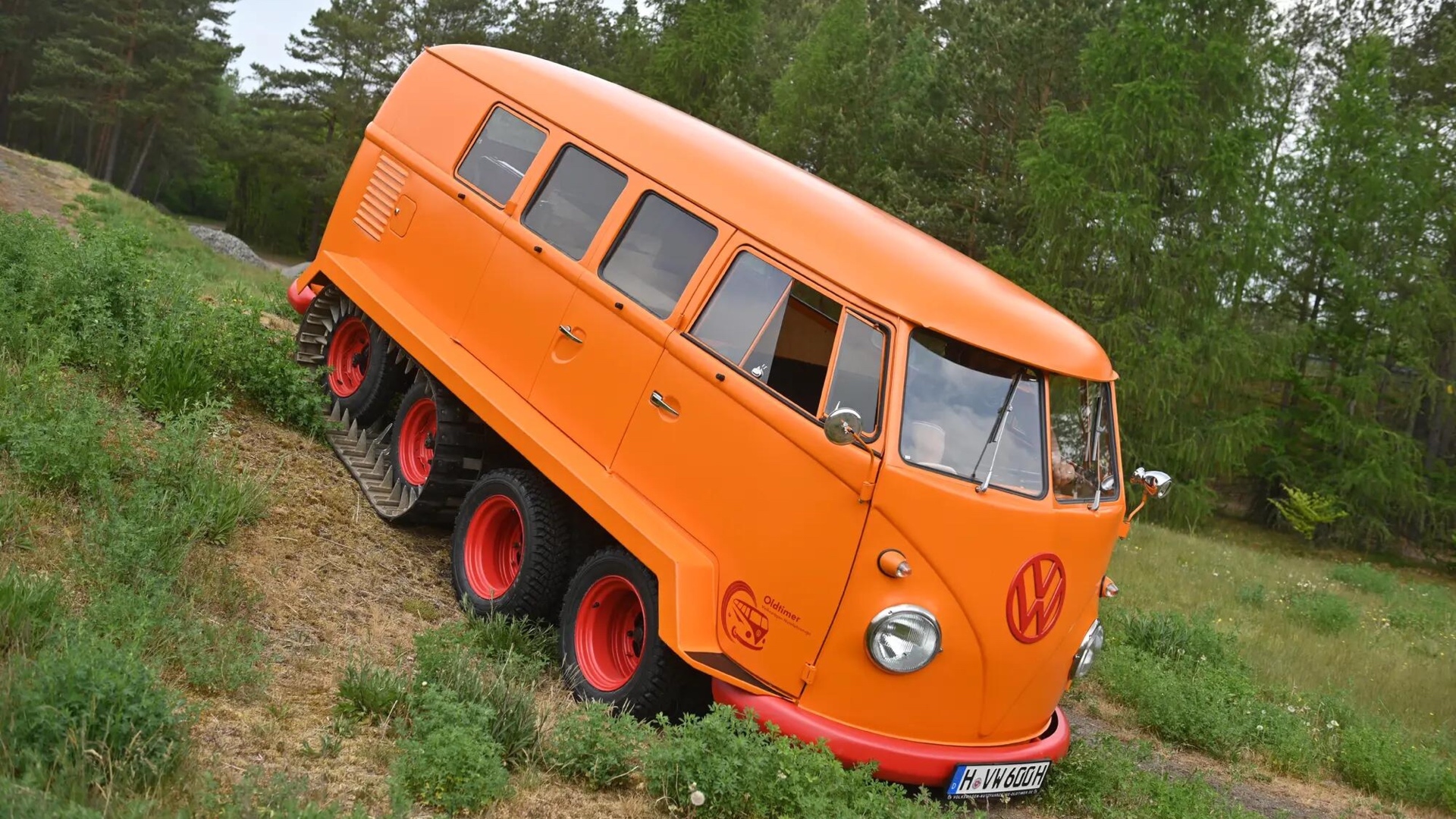 volksewagen-t1-cingolato-Raupen-Fuchs-12