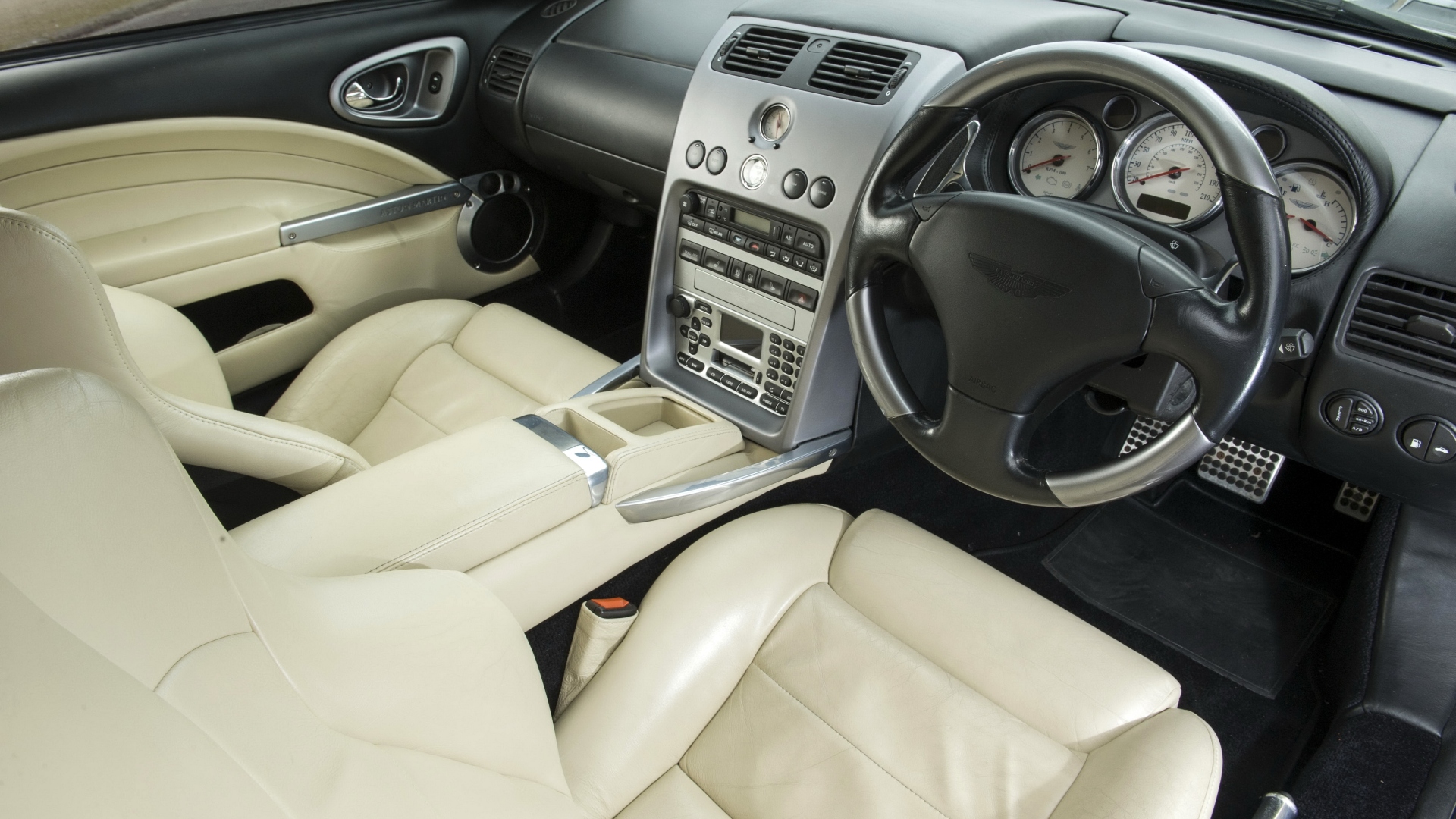 Aston-Martin-Vanquish-2001-2