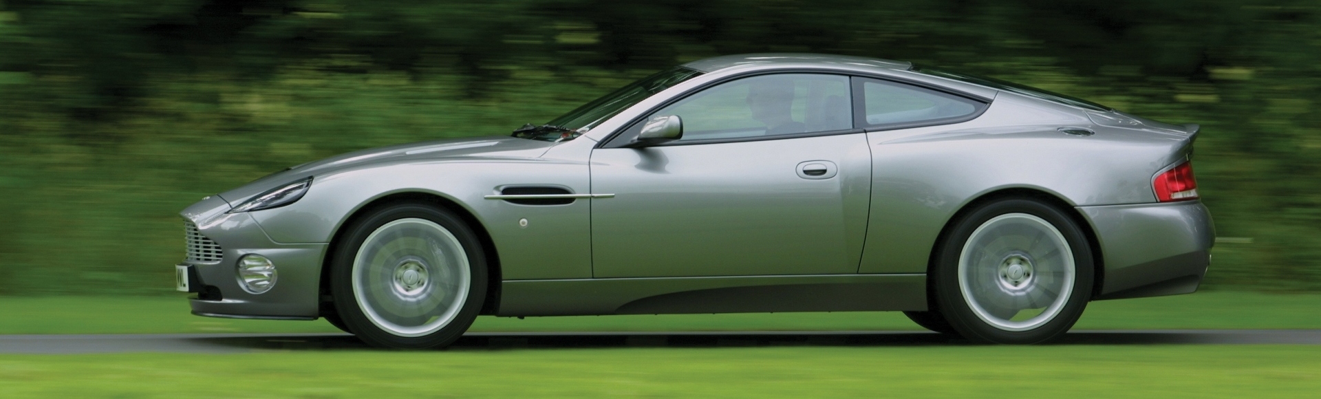 Aston Martin Vanquish (2001)