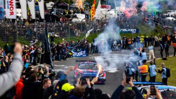 24 Ore Nürburgring 2026: Max non vince, ma che show! 24 Ore Nürburgring 2026: Max non vince, ma che show!