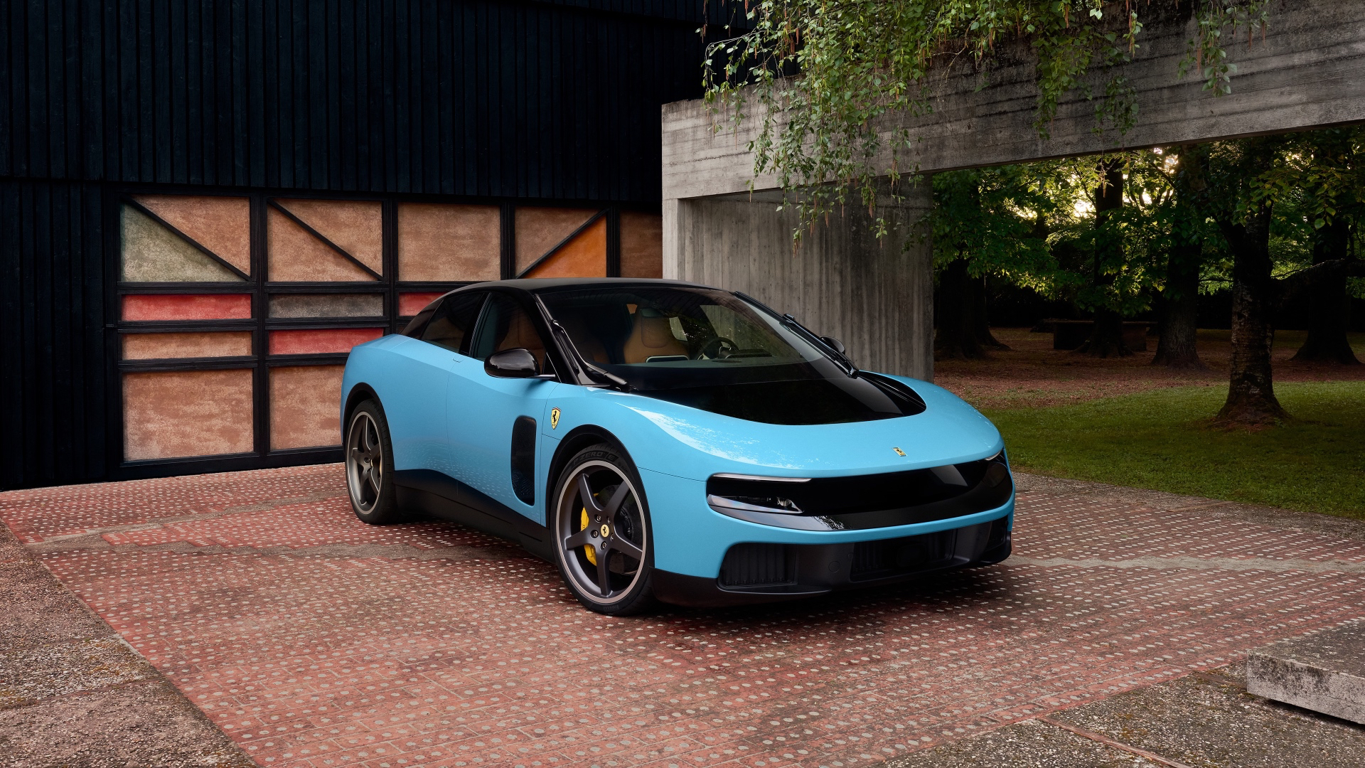 FERRARI_LUCE_FRONT_3Q_16x9_RGB_WEB_SOCIALS