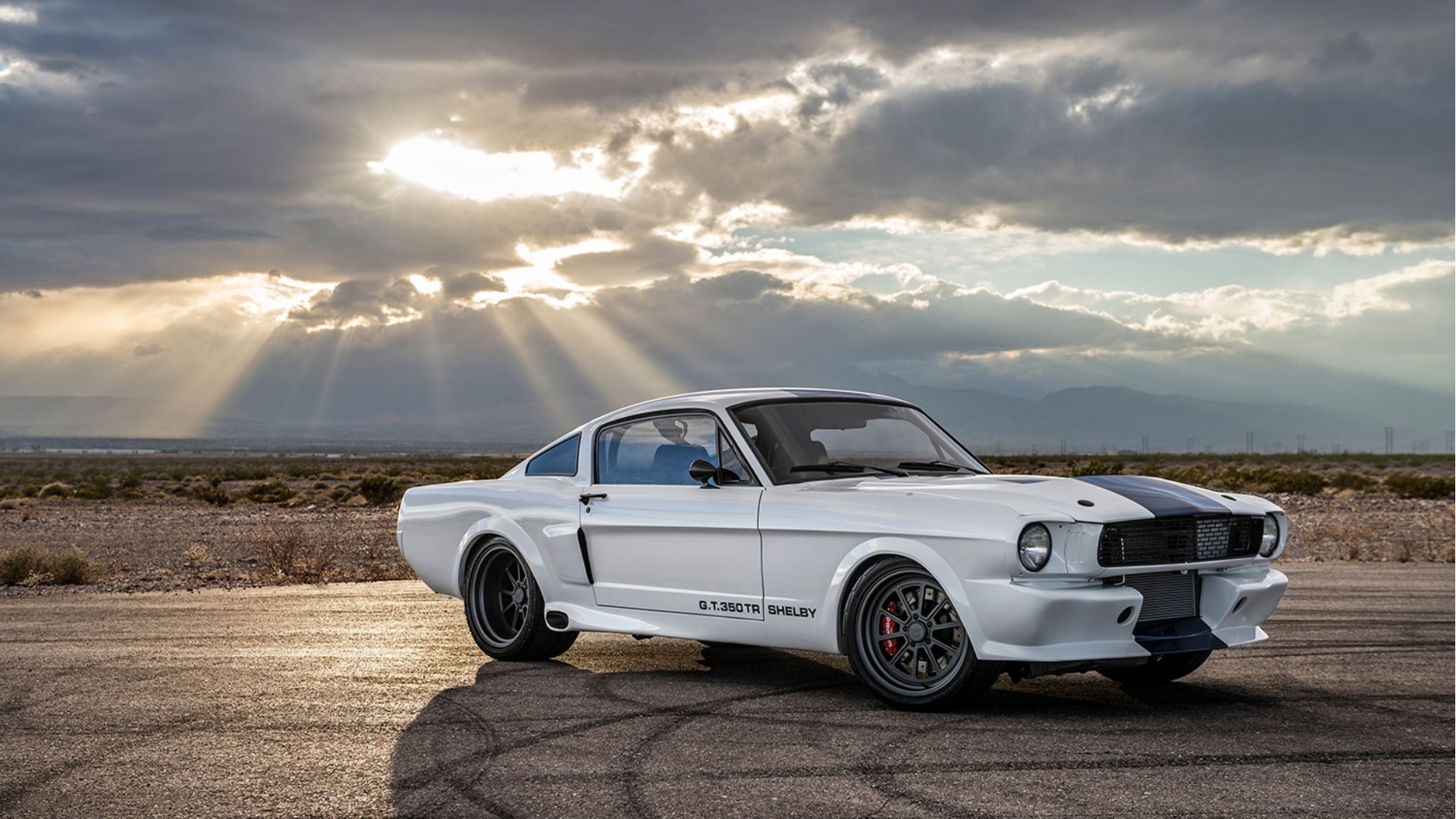 Ford-Mustang-restomod-GT350TR-Trick-Rides-2026-4