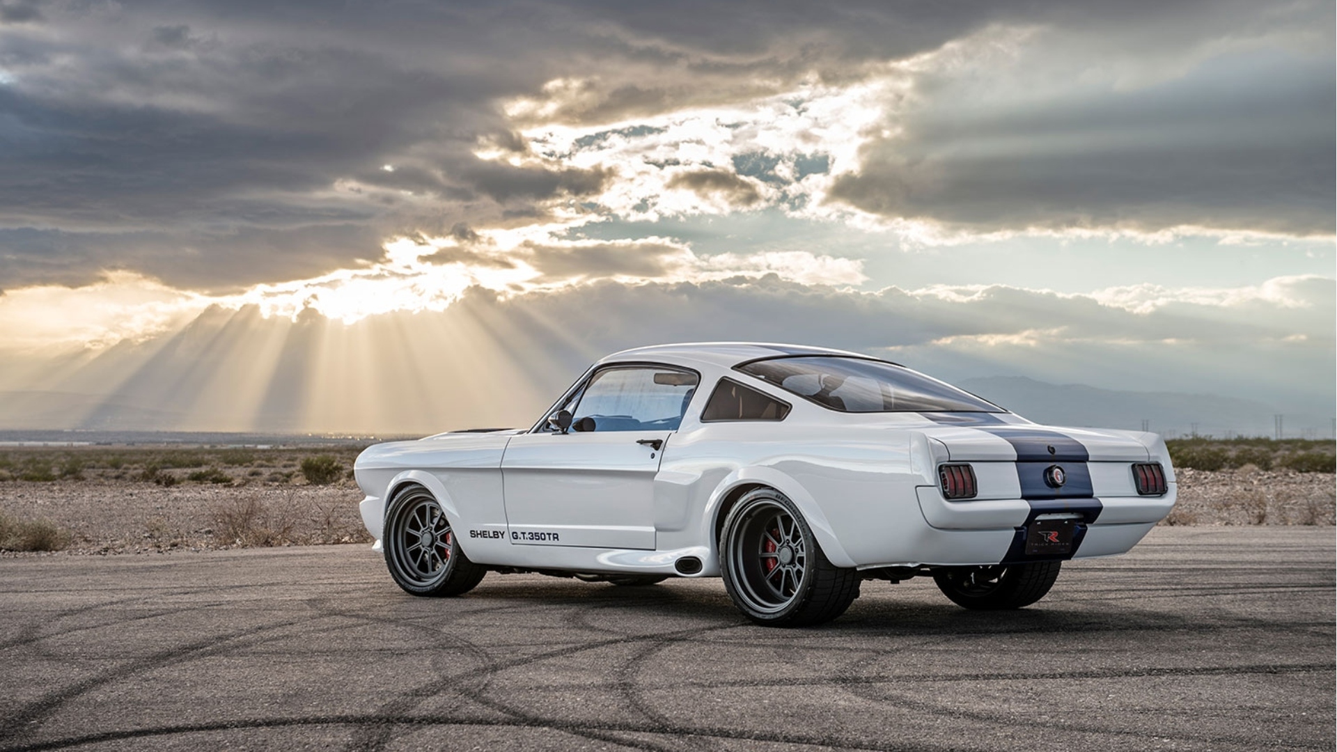 Ford-Mustang-restomod-GT350TR-Trick-Rides-2026-5