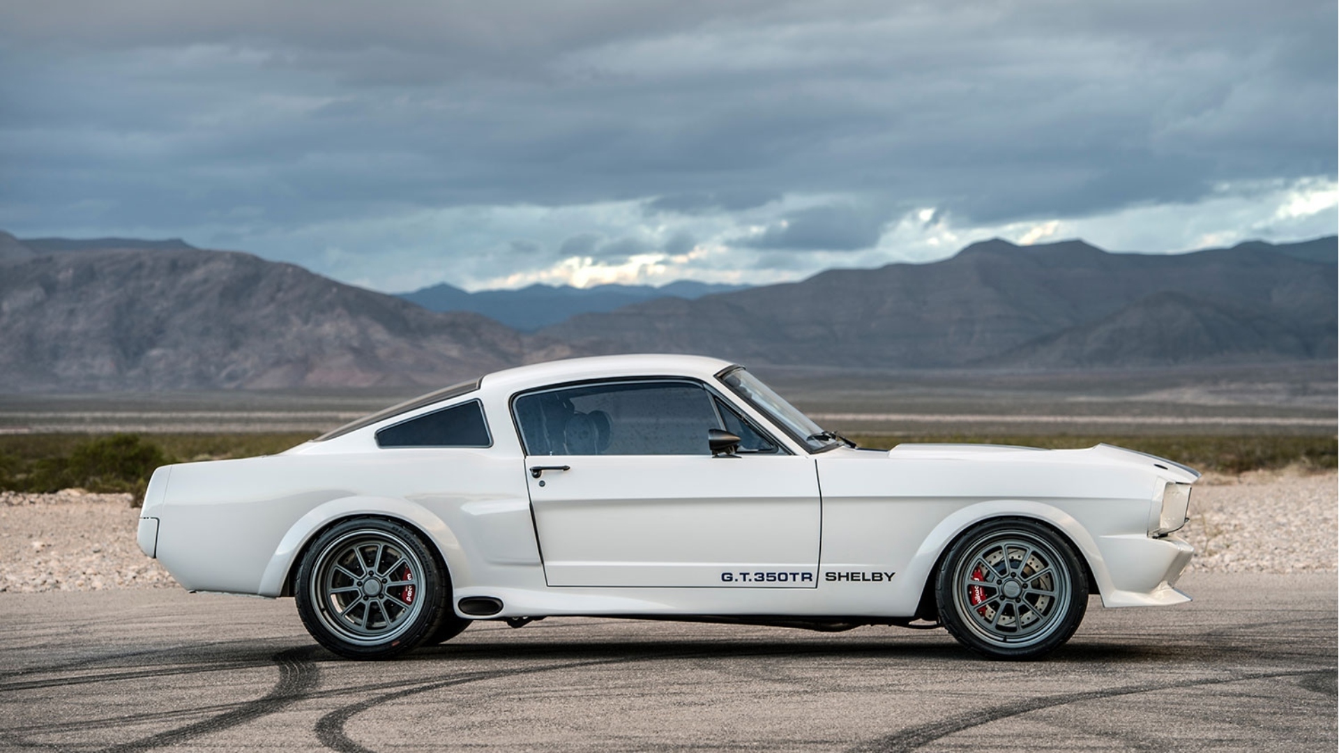Ford-Mustang-restomod-GT350TR-Trick-Rides-2026-7