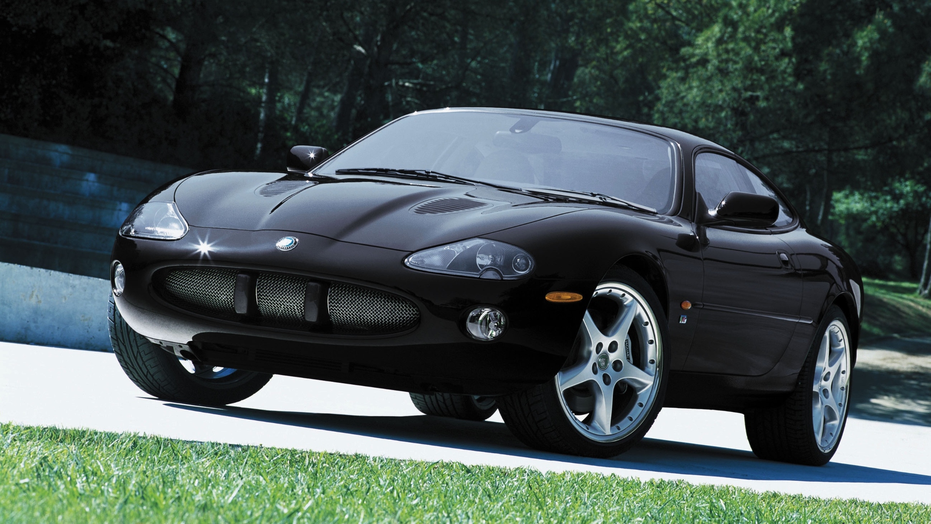Jaguar-XK8-XKR-X100-1996-11