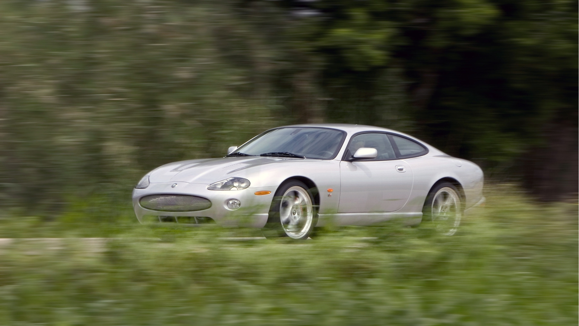 2005 Jaguar XKR Coupe.