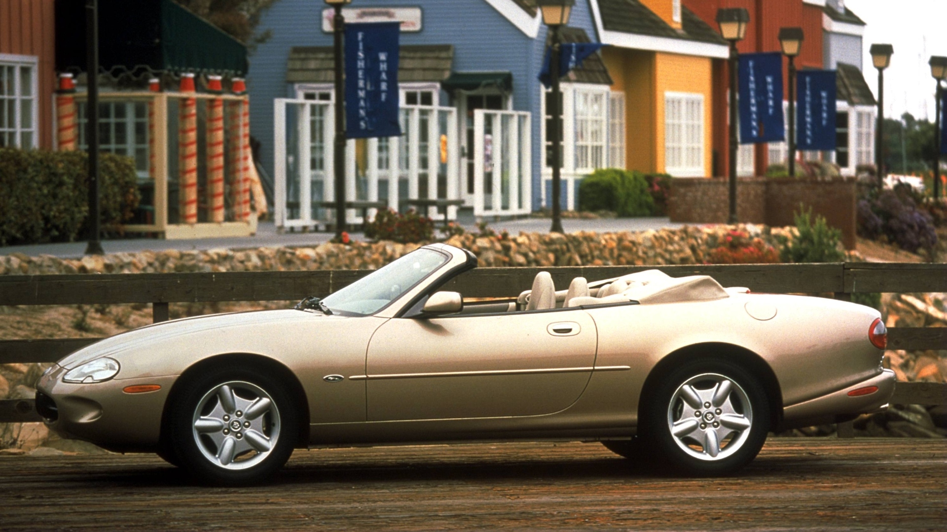 Jaguar-XK8-XKR-X100-1996-3