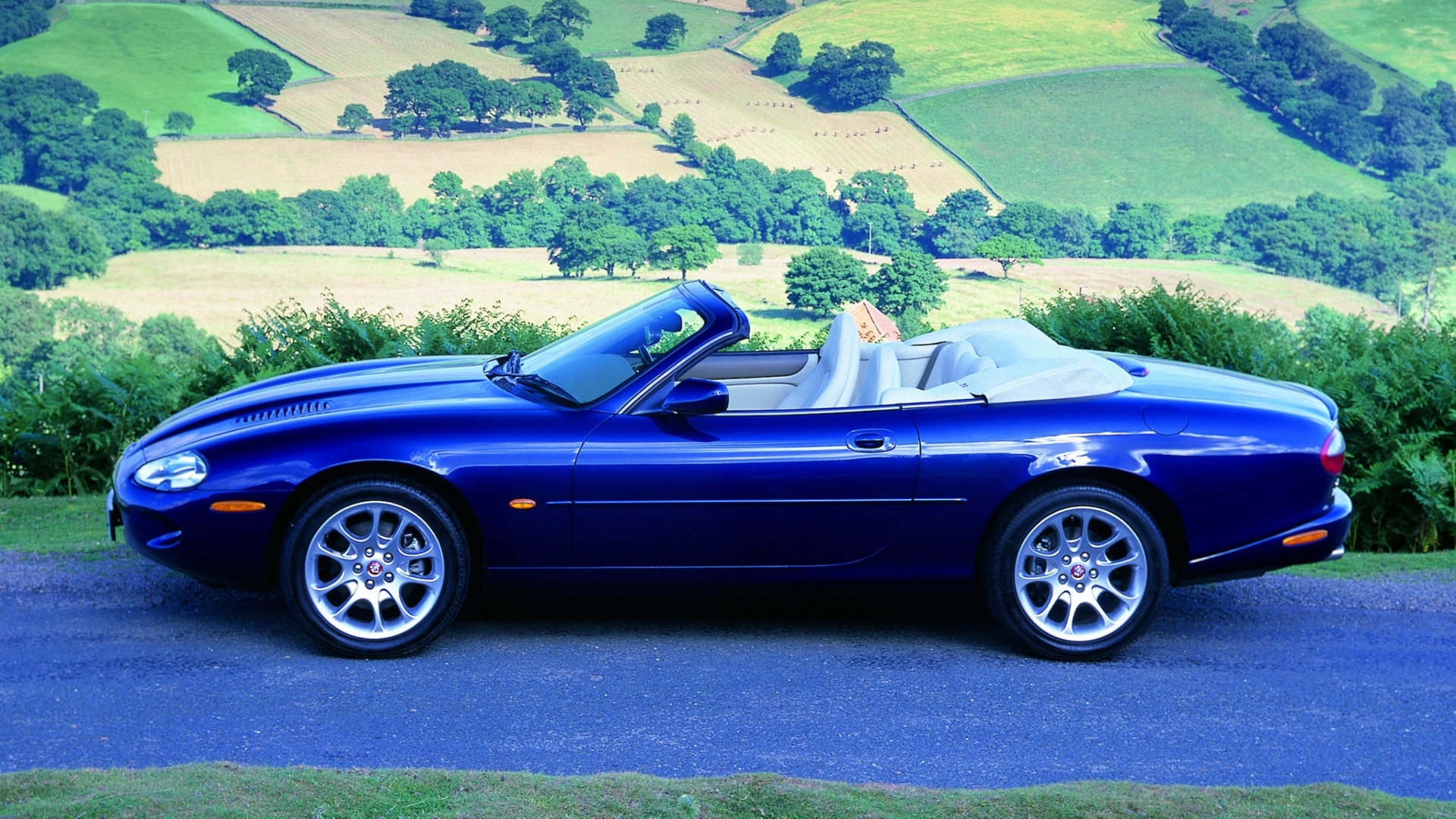 Jaguar-XK8-XKR-X100-1996-9
