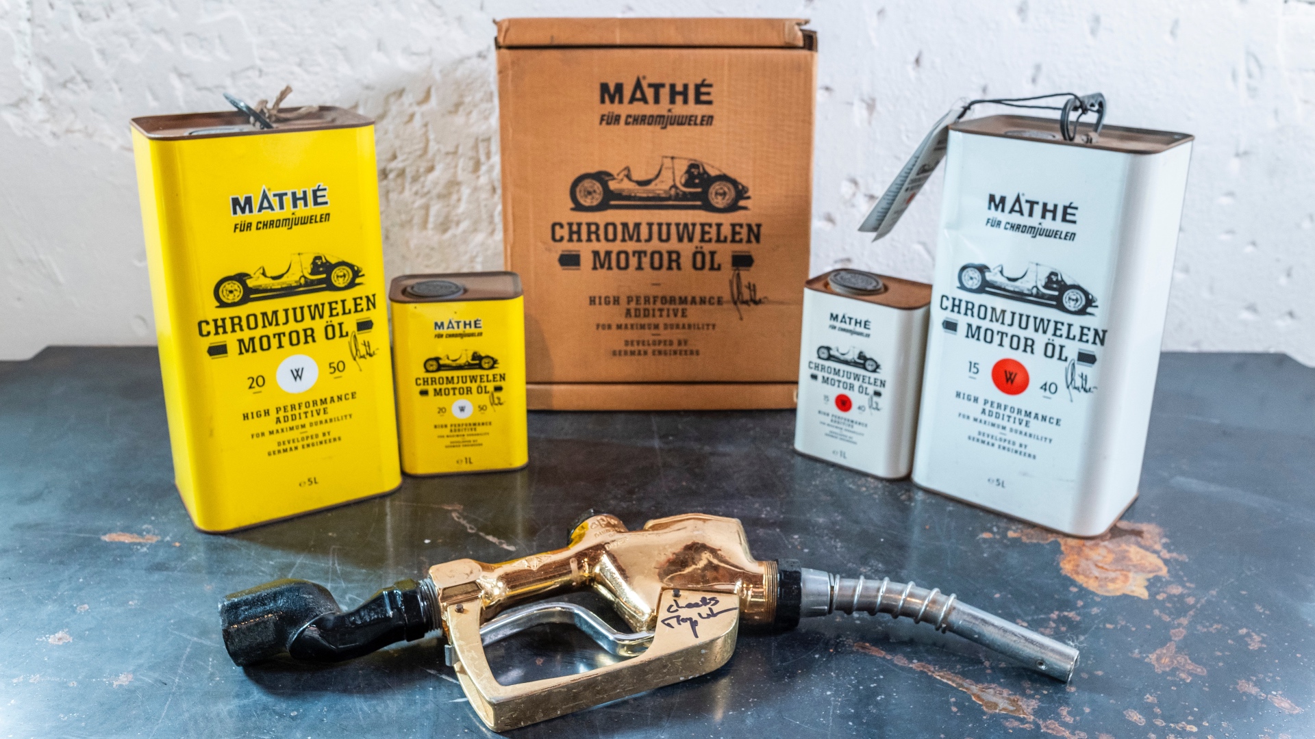 Mathe-Motor-Oil-Cans-and-Signed-Gas-Pump-Handle_1418823 Mathe-Motor-Oil-Cans-and-Signed-Gas-Pump-Handle_1418823