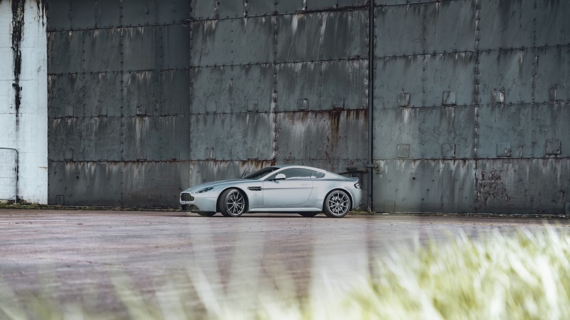 aston-martin-vantage-n430-collecting-cars-11 aston-martin-vantage-n430-collecting-cars-11