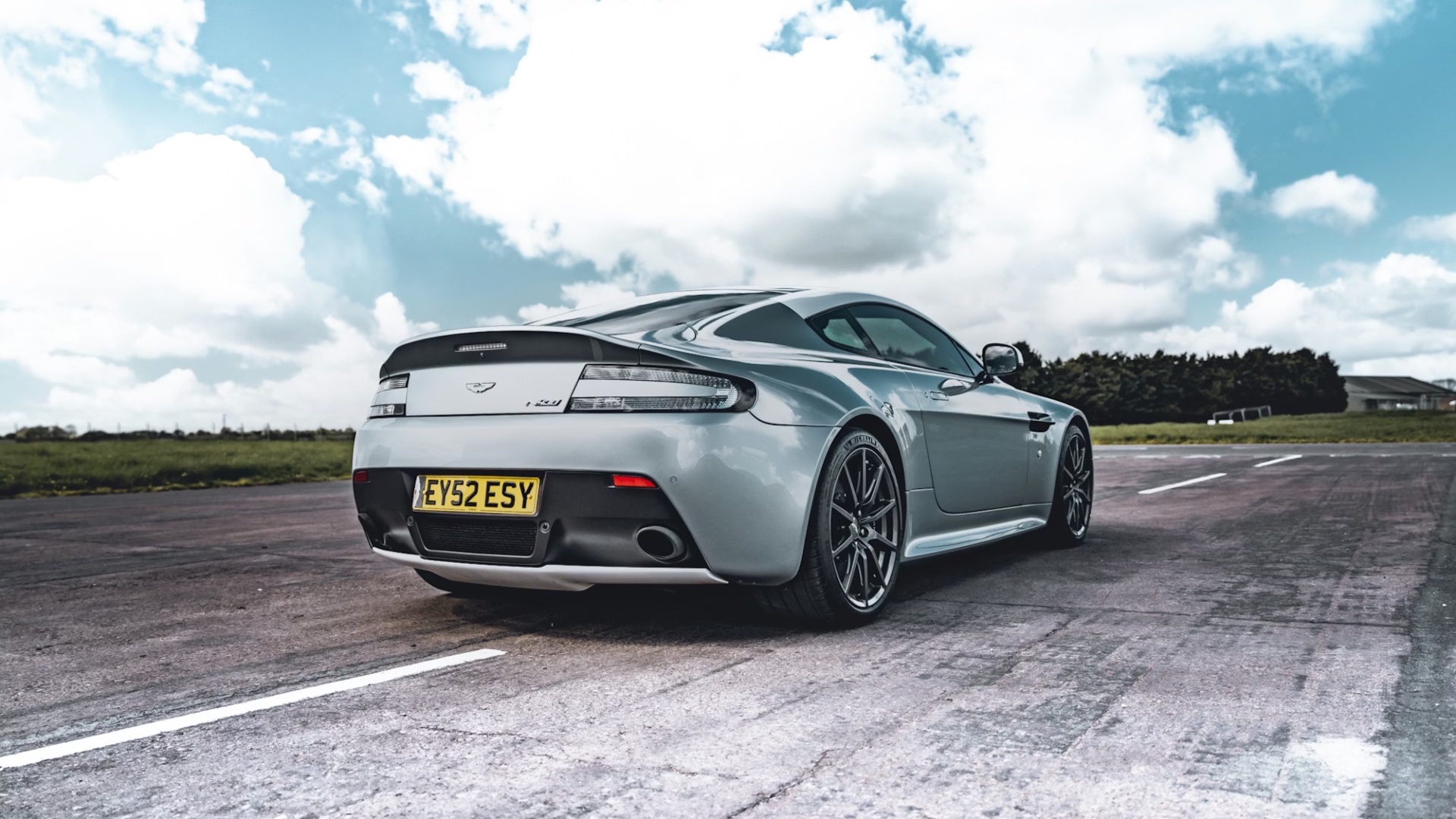 aston-martin-vantage-n430-collecting-cars-5 aston-martin-vantage-n430-collecting-cars-5