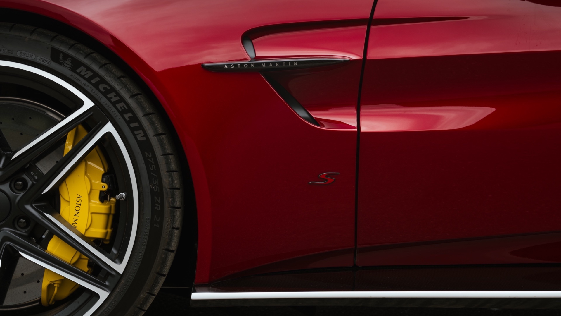 aston-martin-vantage-s-2026-test-prova-su-strada-12