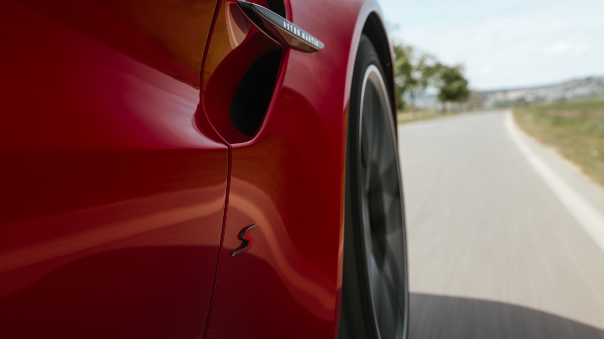 aston-martin-vantage-s-2026-test-prova-su-strada-8