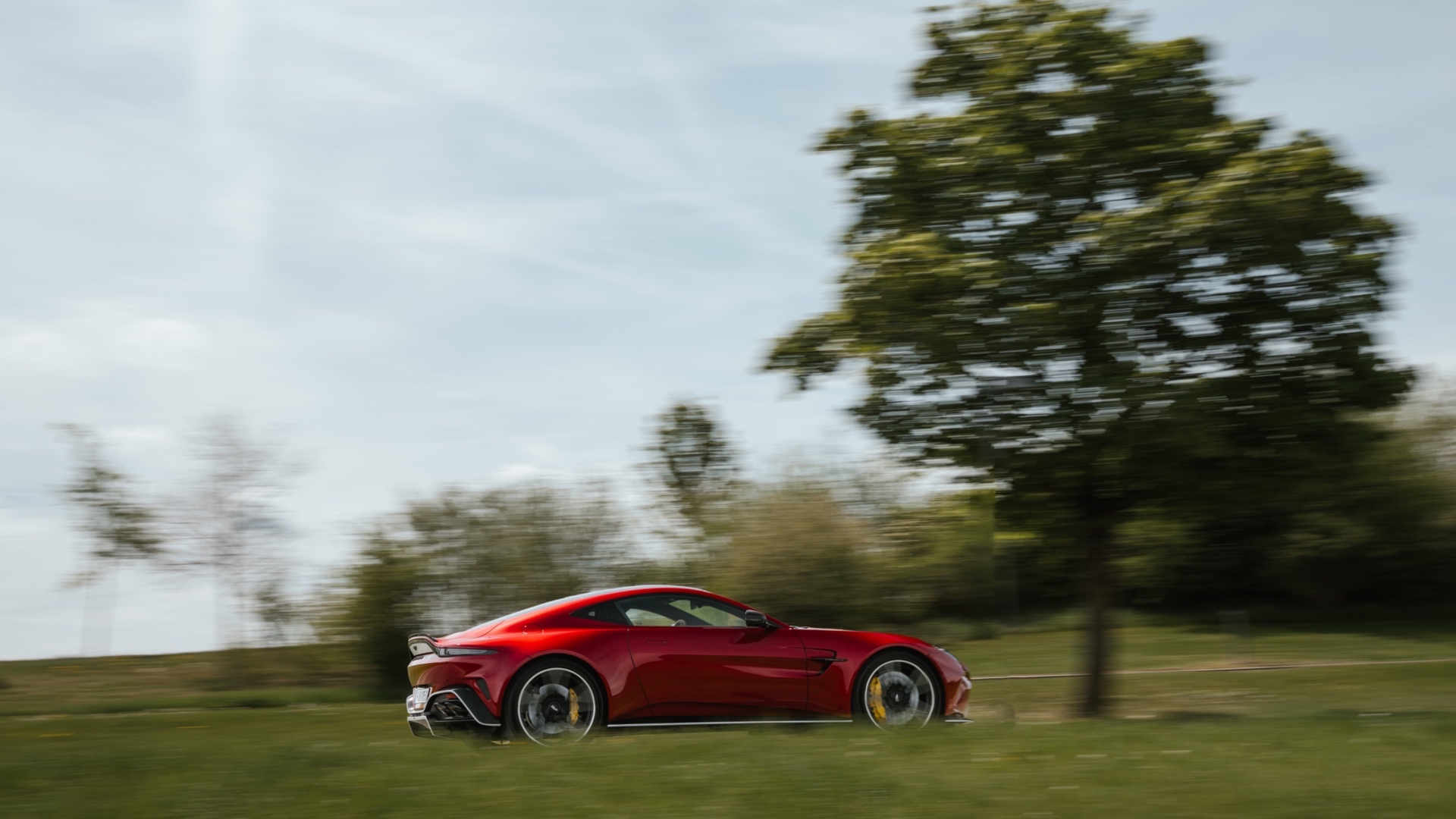 aston-martin-vantage-s-2026-test-prova-su-strada-9