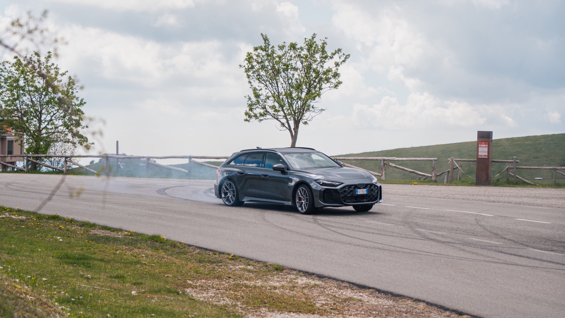 audi-rs-5-avant-performance-2026-prova-test-drive-38