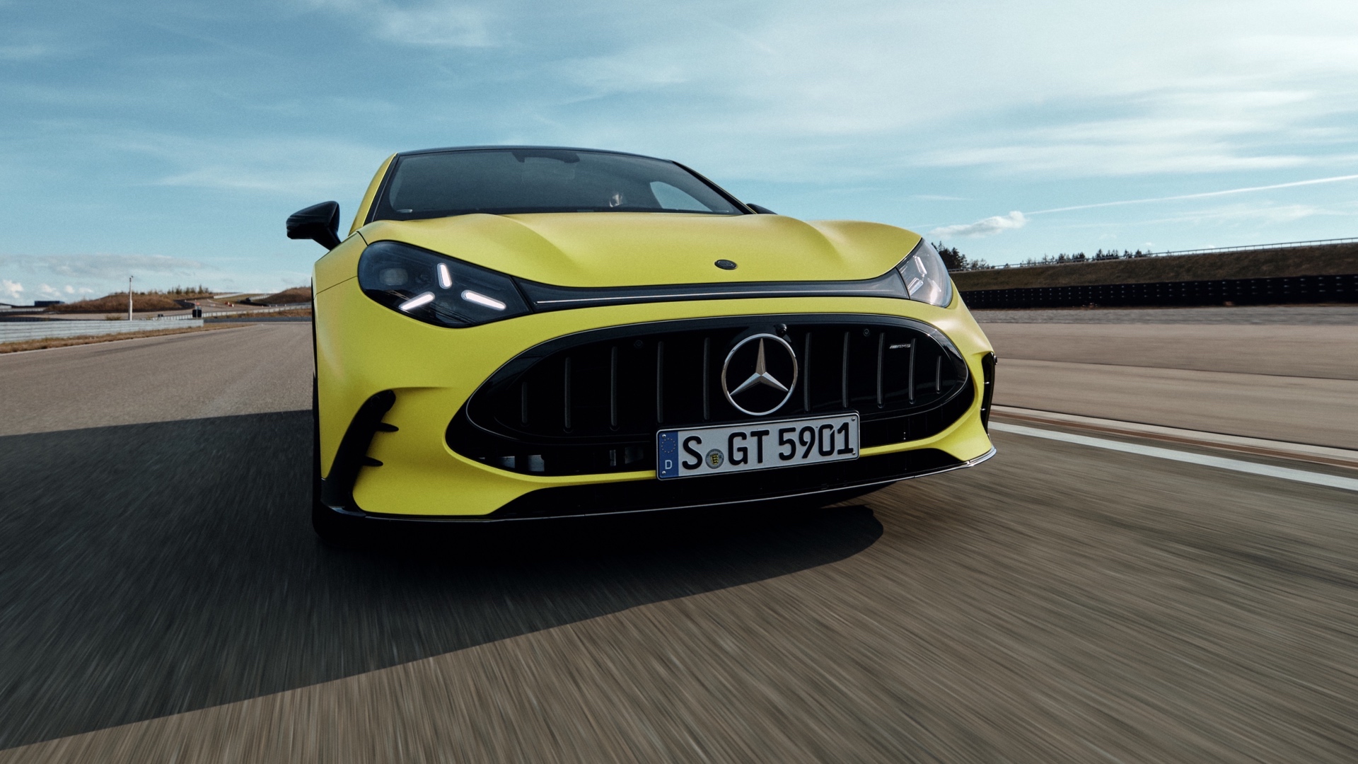 Mercedes-AMG GT 4: potente, tecnologica… ma per chi?