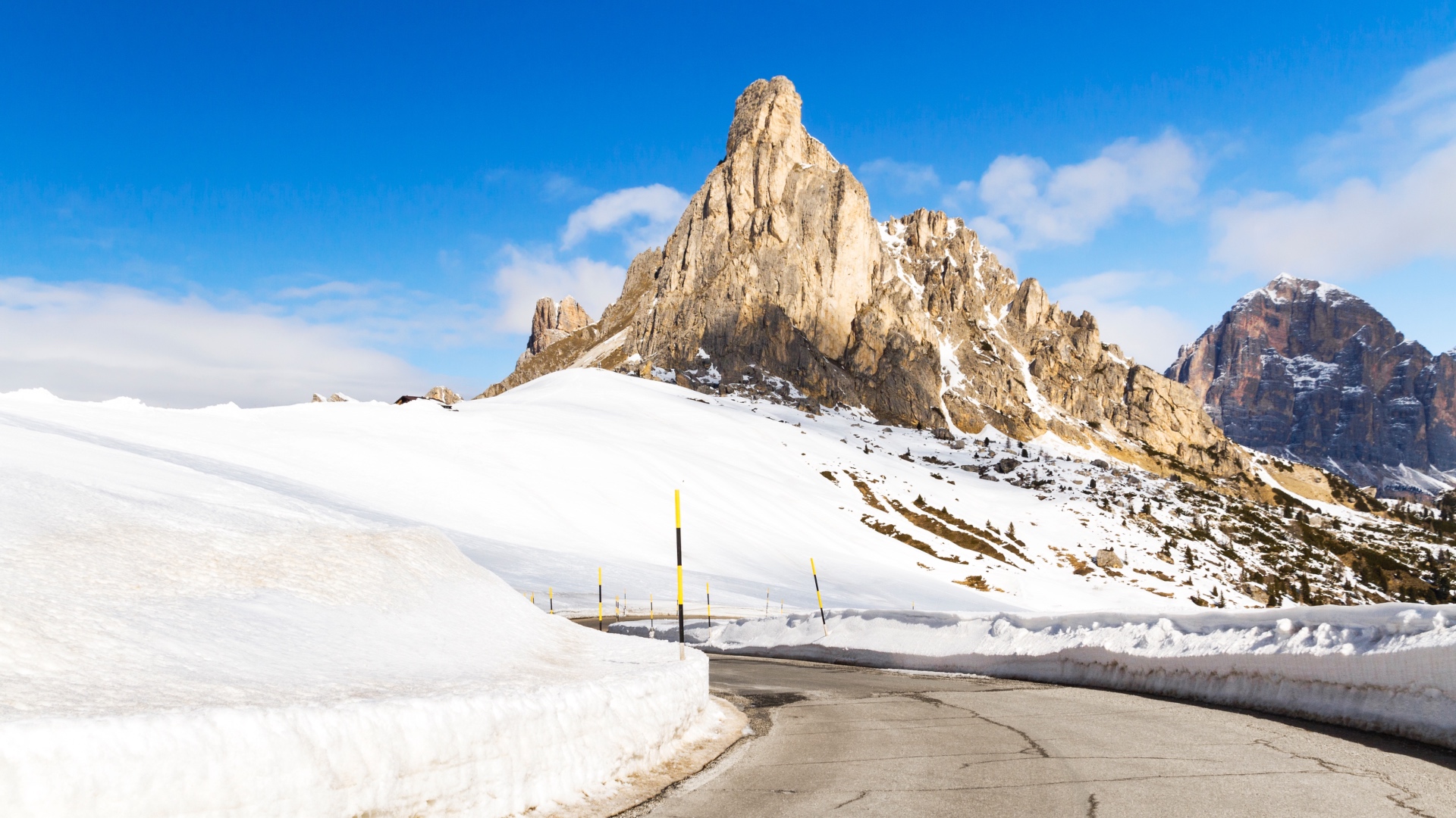 passi-dolomiti-alfa-romeo-gtv-strade-leggendarie-4