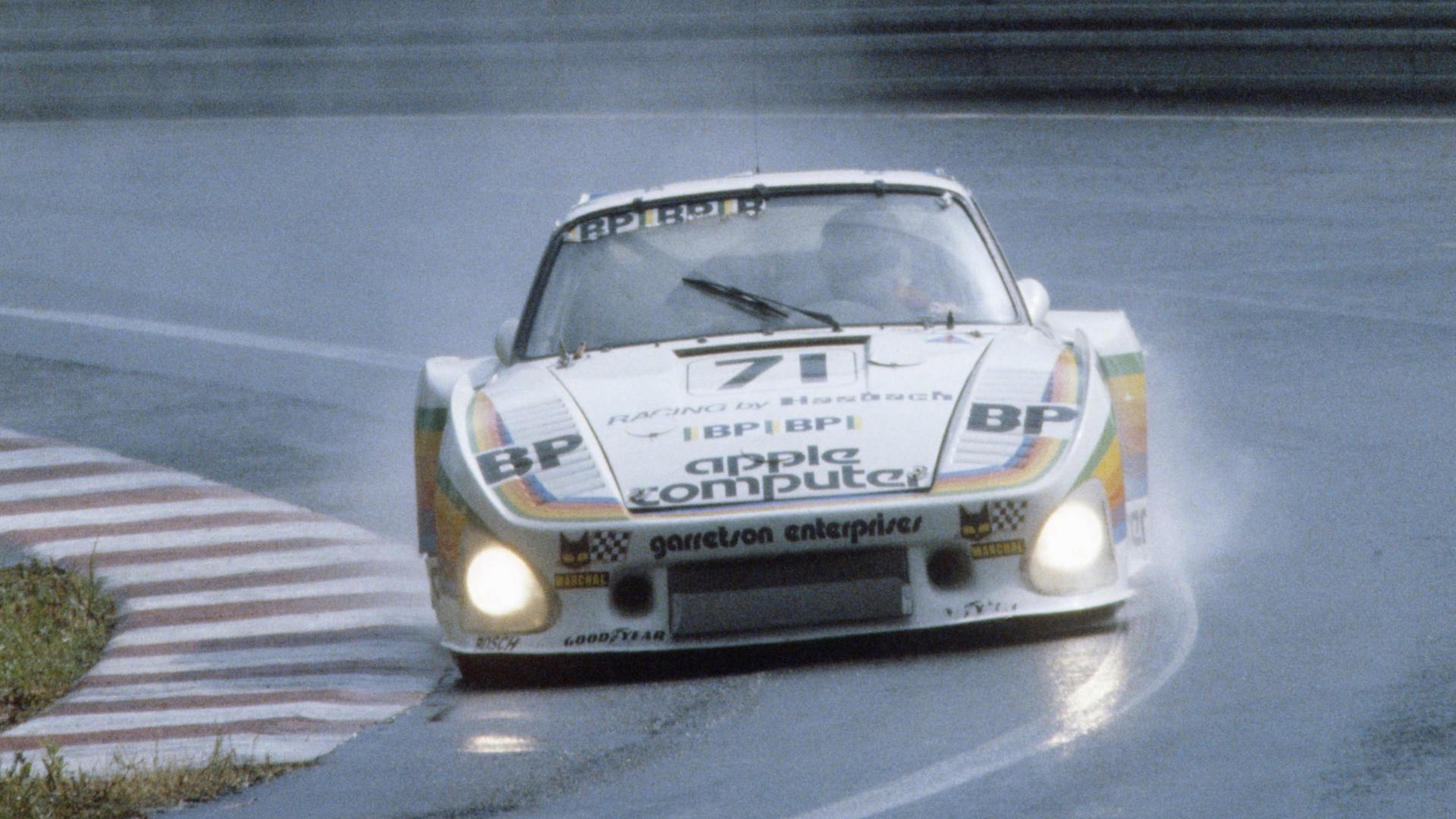 porsche-apple-livrea-motorsport-3 porsche-apple-livrea-motorsport-3