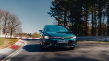 La Volkswagen Golf GTI fa il record al Nürburgring