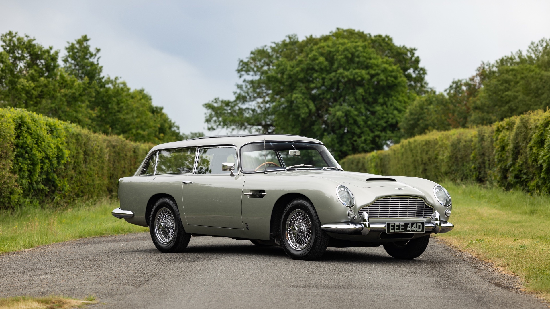 1966-Aston-Martin-DB5-Shooting-Brake-by-Radford_1455583
