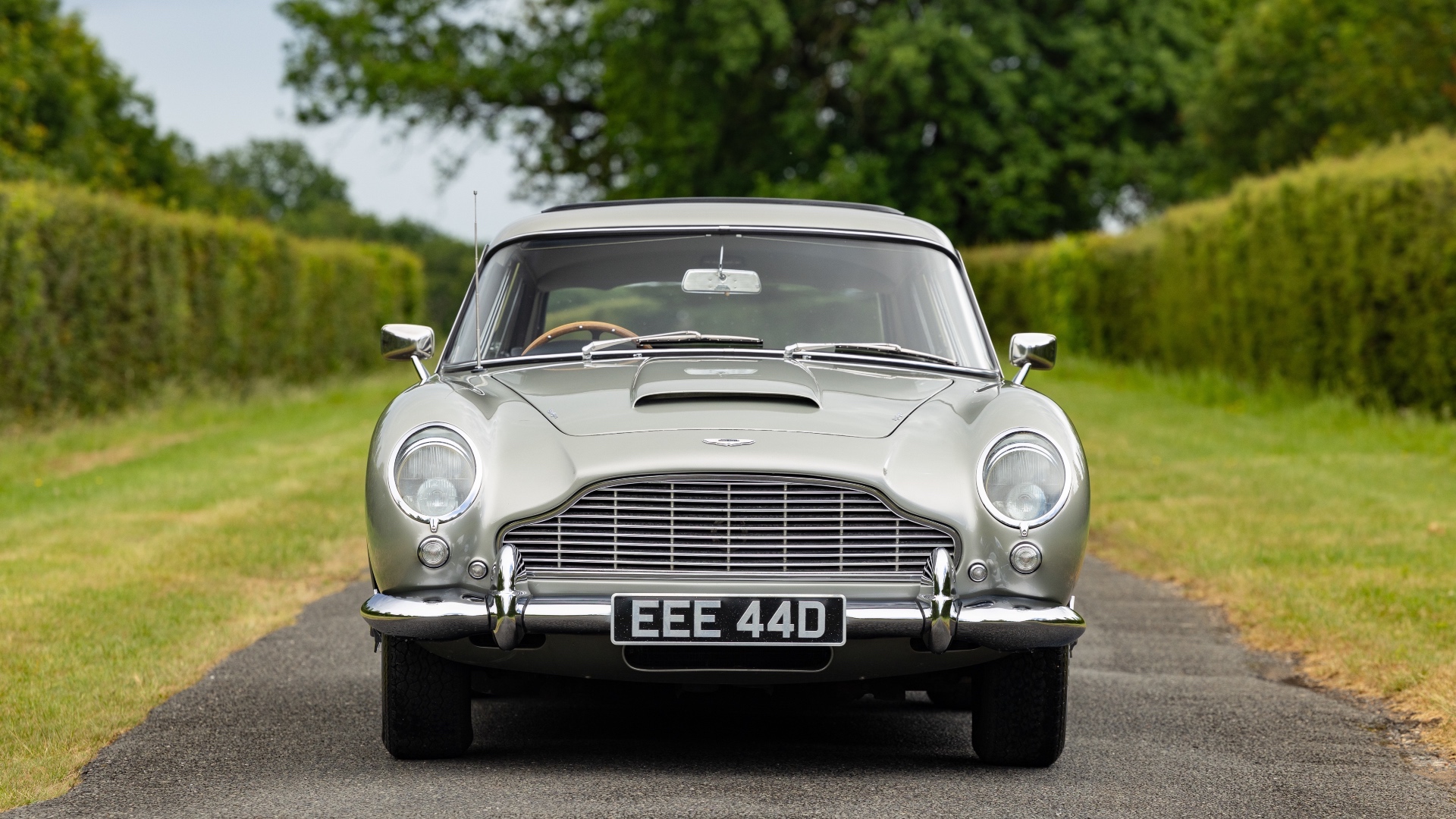 1966-Aston-Martin-DB5-Shooting-Brake-by-Radford_1455589