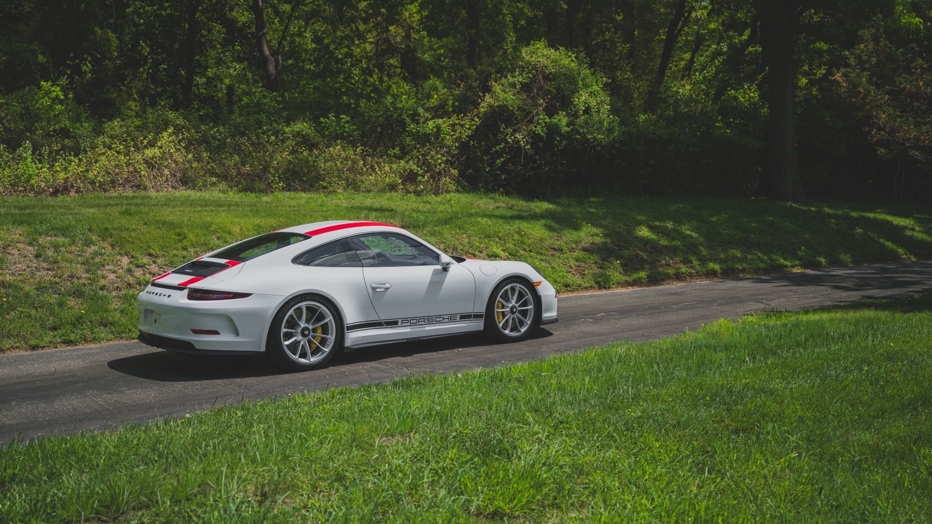 2016-Porsche-911-R_1448537 2016-Porsche-911-R_1448537