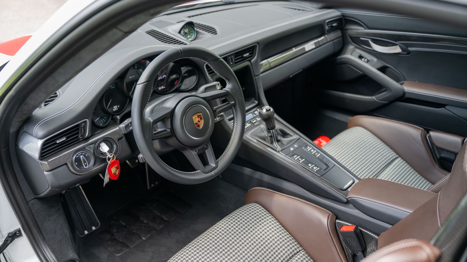 2016-Porsche-911-R_1448539 2016-Porsche-911-R_1448539