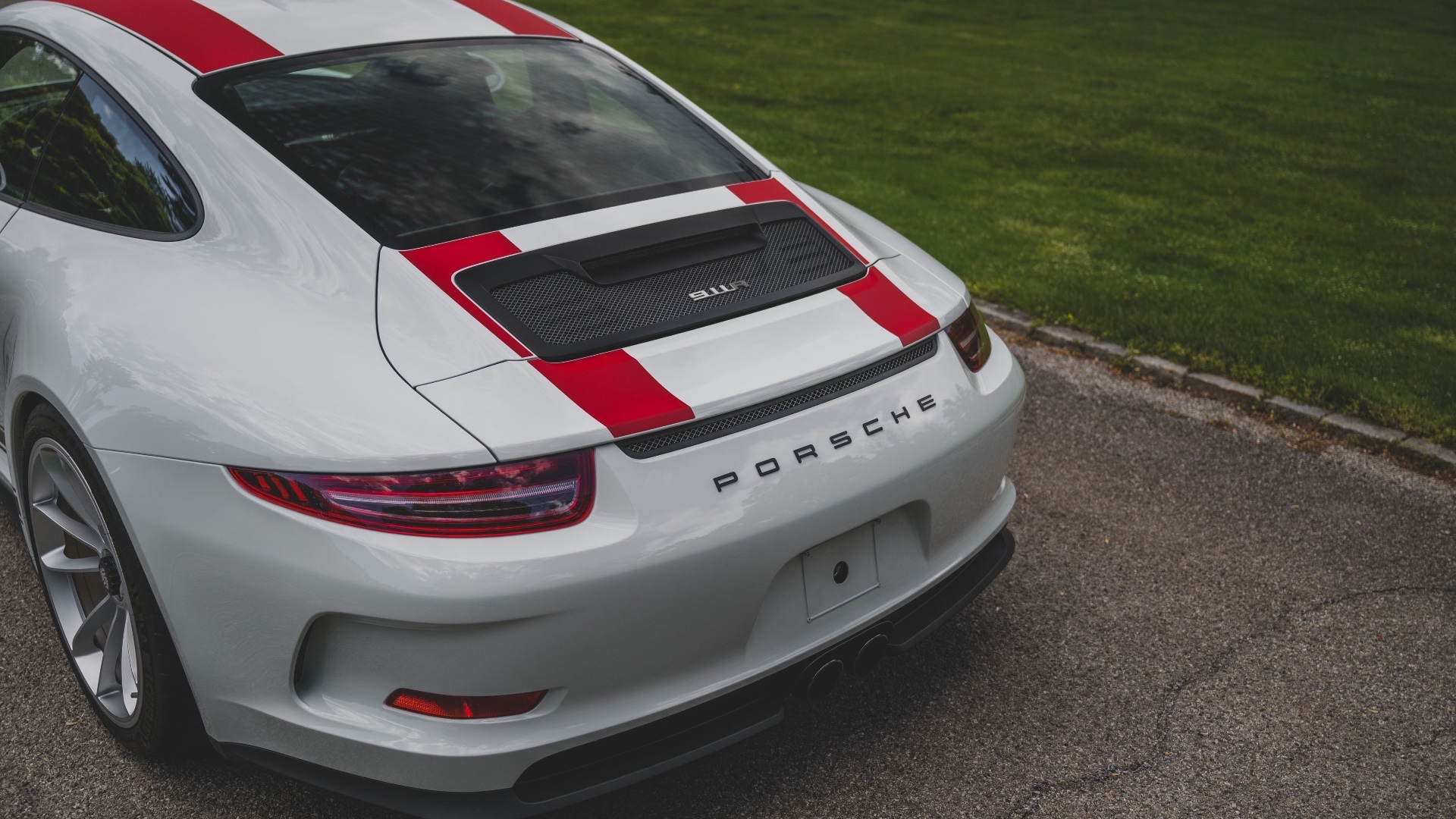 2016-Porsche-911-R_1448561 2016-Porsche-911-R_1448561