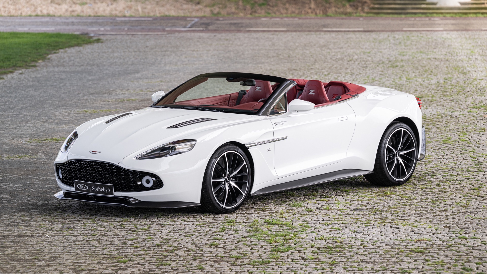 2017-Aston-Martin-Vanquish-Zagato-Volante_1448488 2017-Aston-Martin-Vanquish-Zagato-Volante_1448488