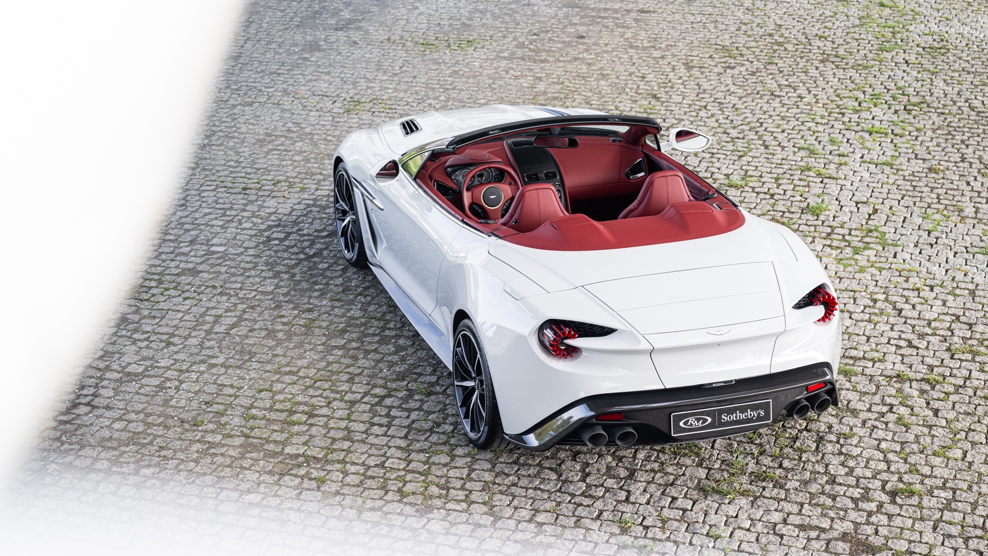 2017-Aston-Martin-Vanquish-Zagato-Volante_1448517 2017-Aston-Martin-Vanquish-Zagato-Volante_1448517
