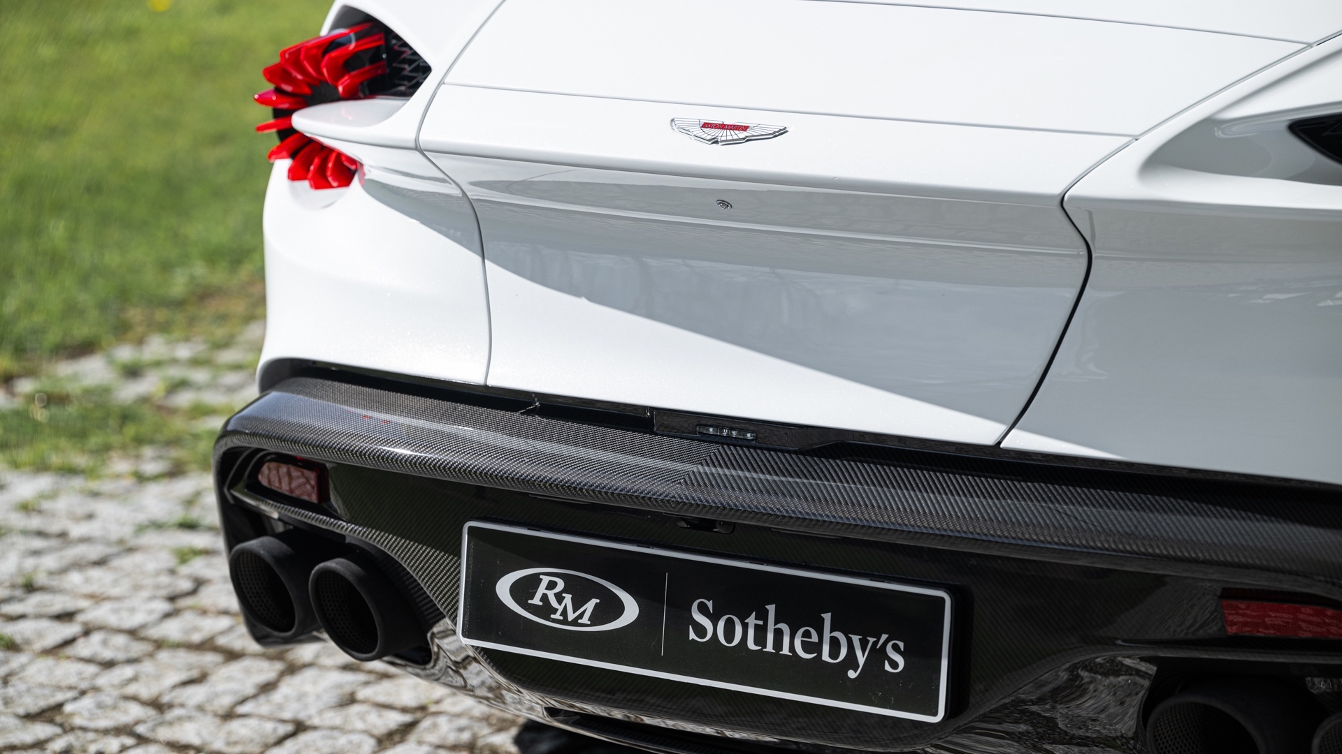 2017-Aston-Martin-Vanquish-Zagato-Volante_1448531 2017-Aston-Martin-Vanquish-Zagato-Volante_1448531
