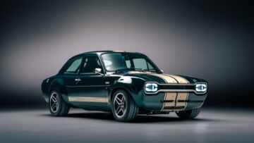 895 kg, 330 CV e 10.000 giri: questa Ford Escort è FOLLE!