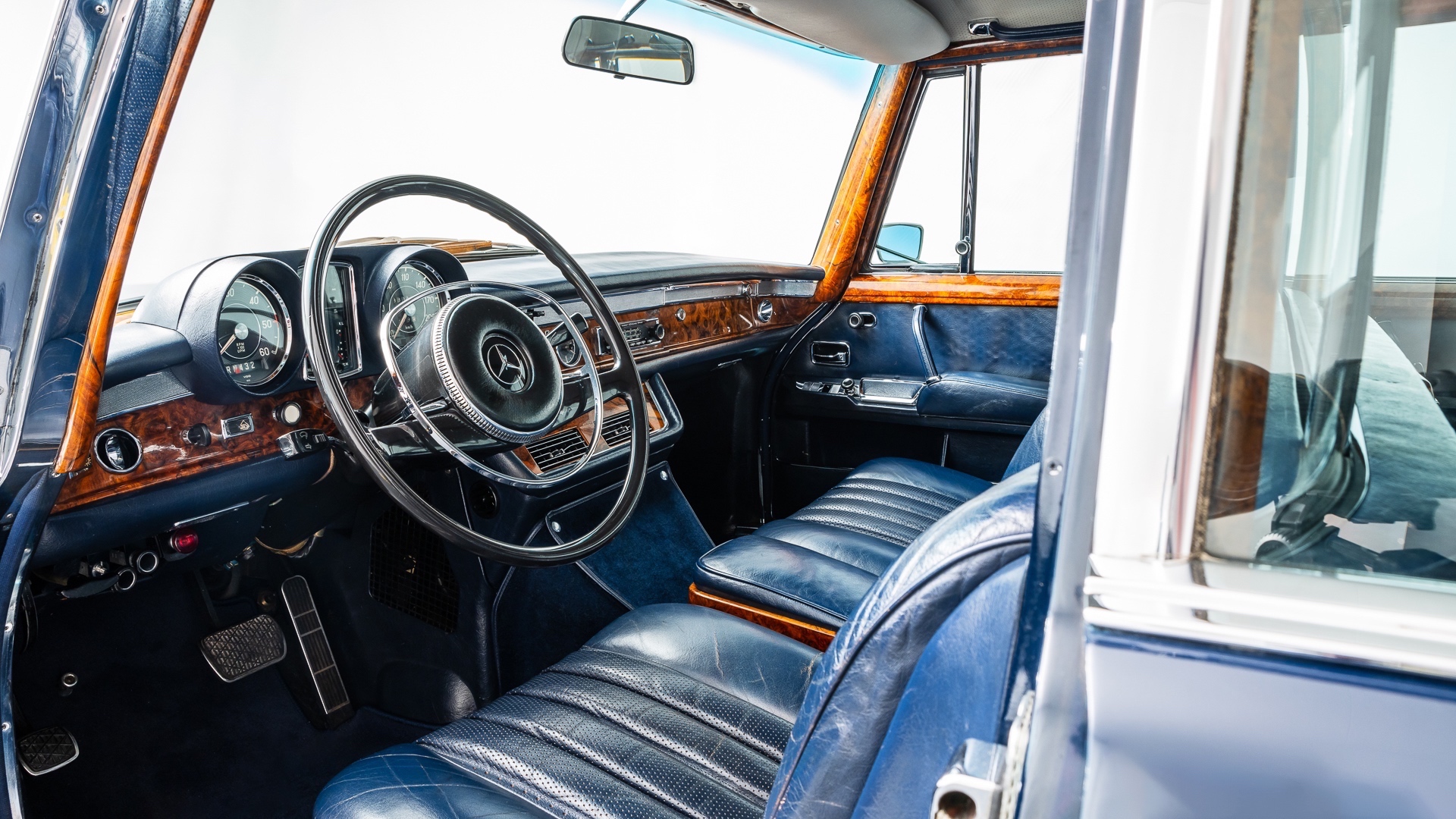Questa Mercedes d’epoca umilia le ammiraglie di oggi