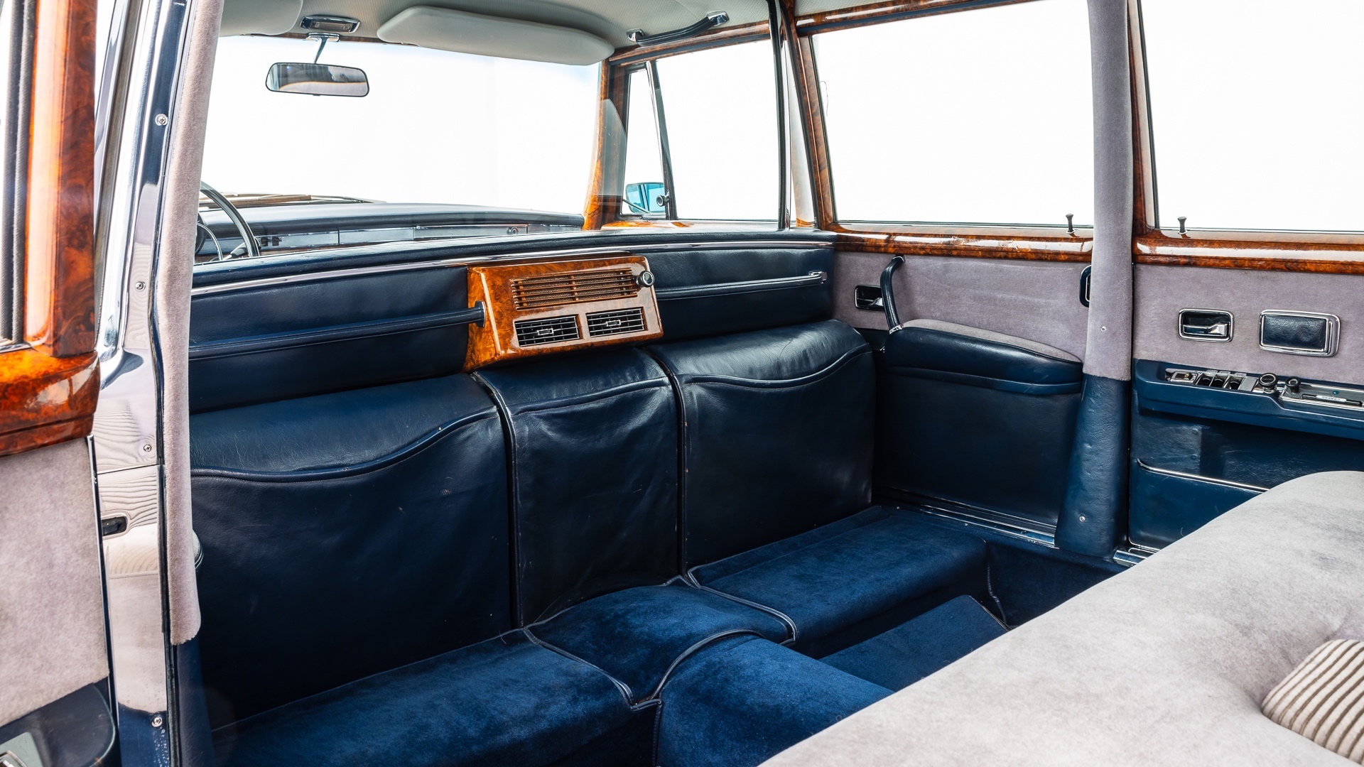 MB_W100_Pullman_Blau_1260-18 MB_W100_Pullman_Blau_1260-18