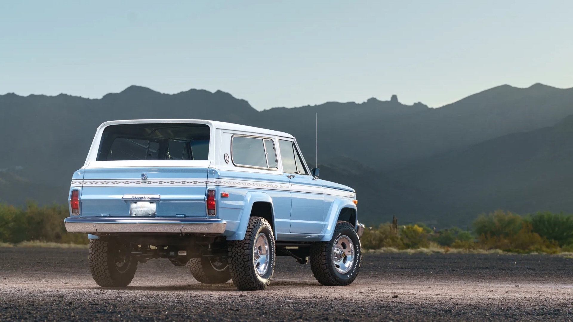jeep-cherokee-v10-restomod-bring-a-trailer-vigilante-4x4-6 jeep-cherokee-v10-restomod-bring-a-trailer-vigilante-4x4-6