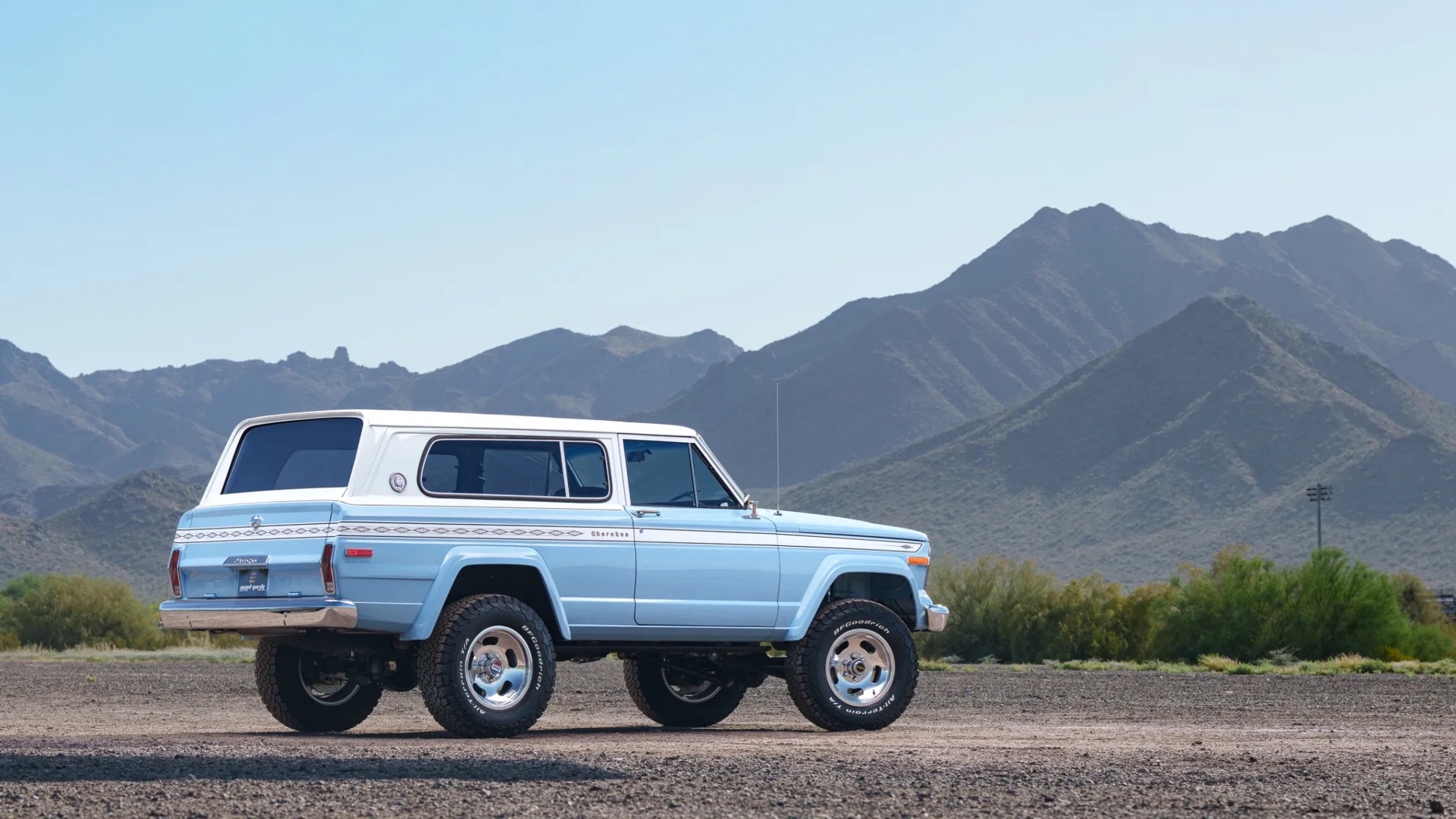 jeep-cherokee-v10-restomod-bring-a-trailer-vigilante-4x4-7 jeep-cherokee-v10-restomod-bring-a-trailer-vigilante-4x4-7