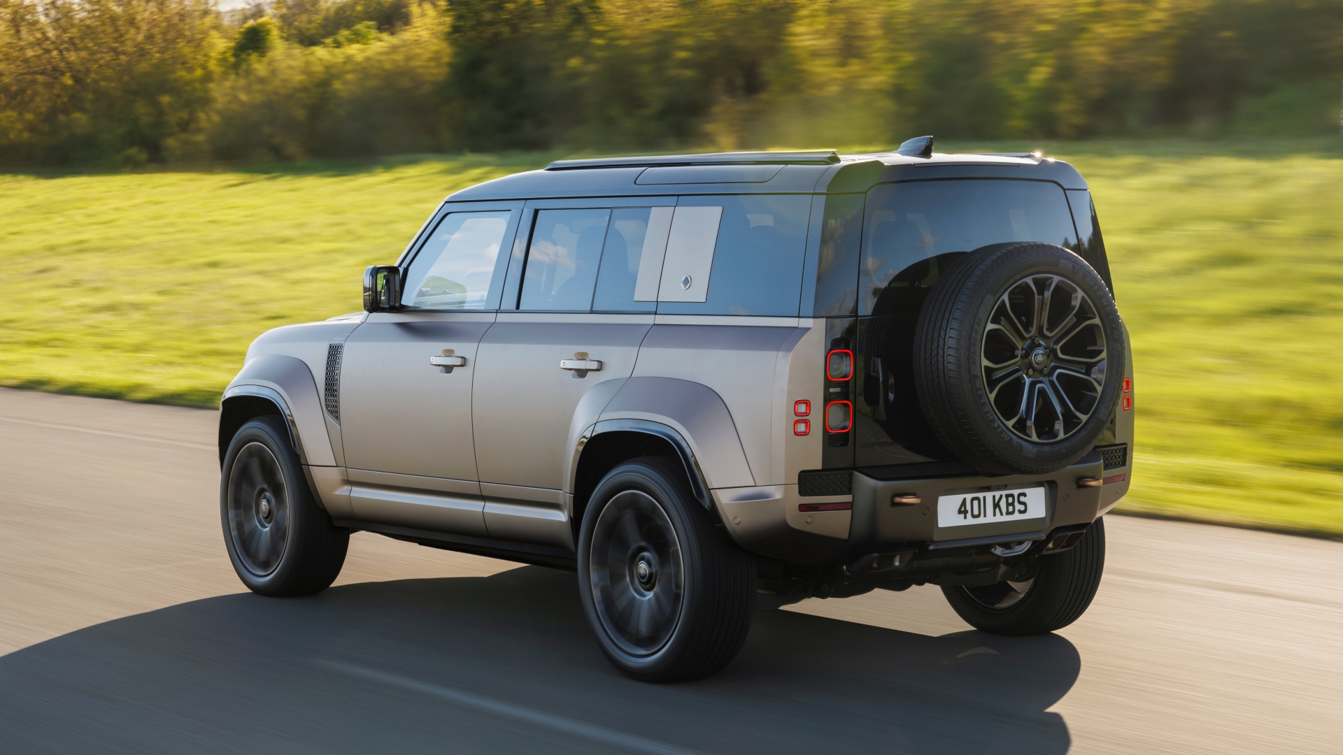 Land-Rover-Defender-2019-1
