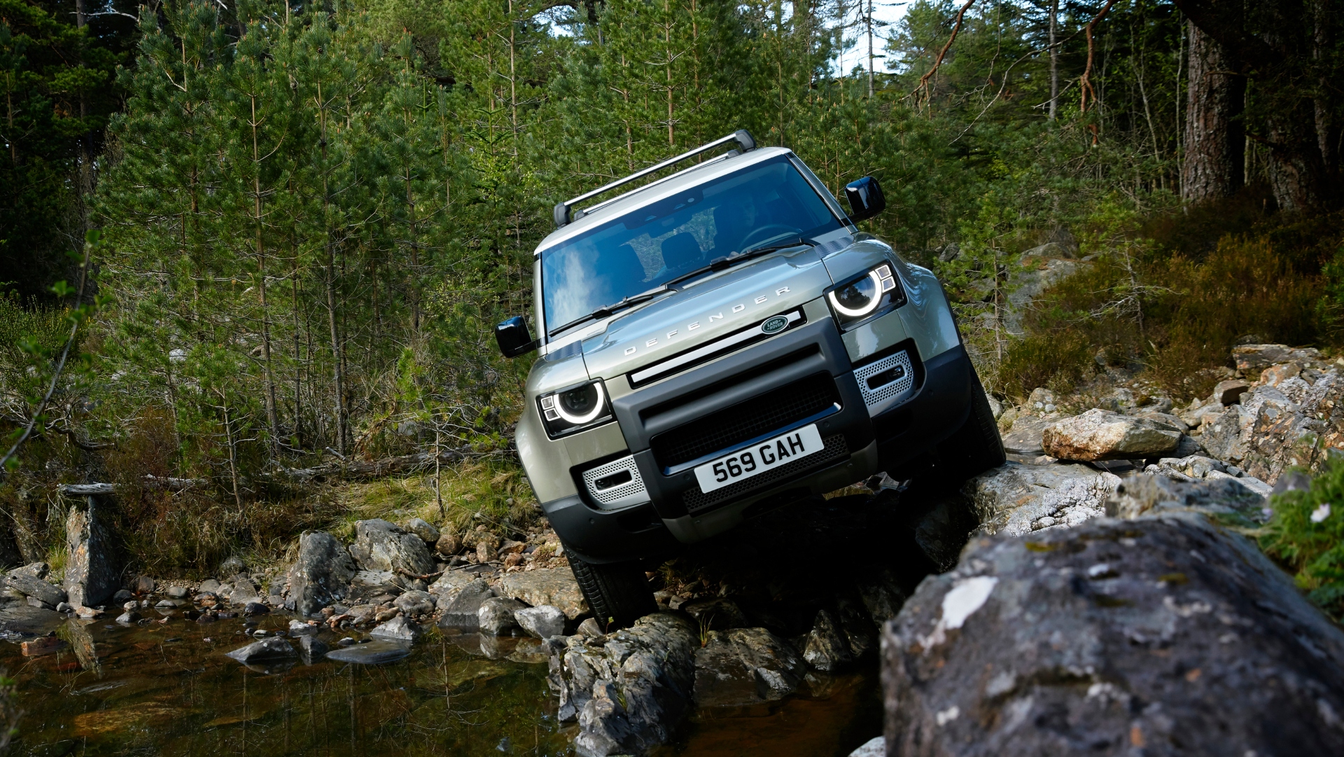 Land-Rover-Defender-2019-3