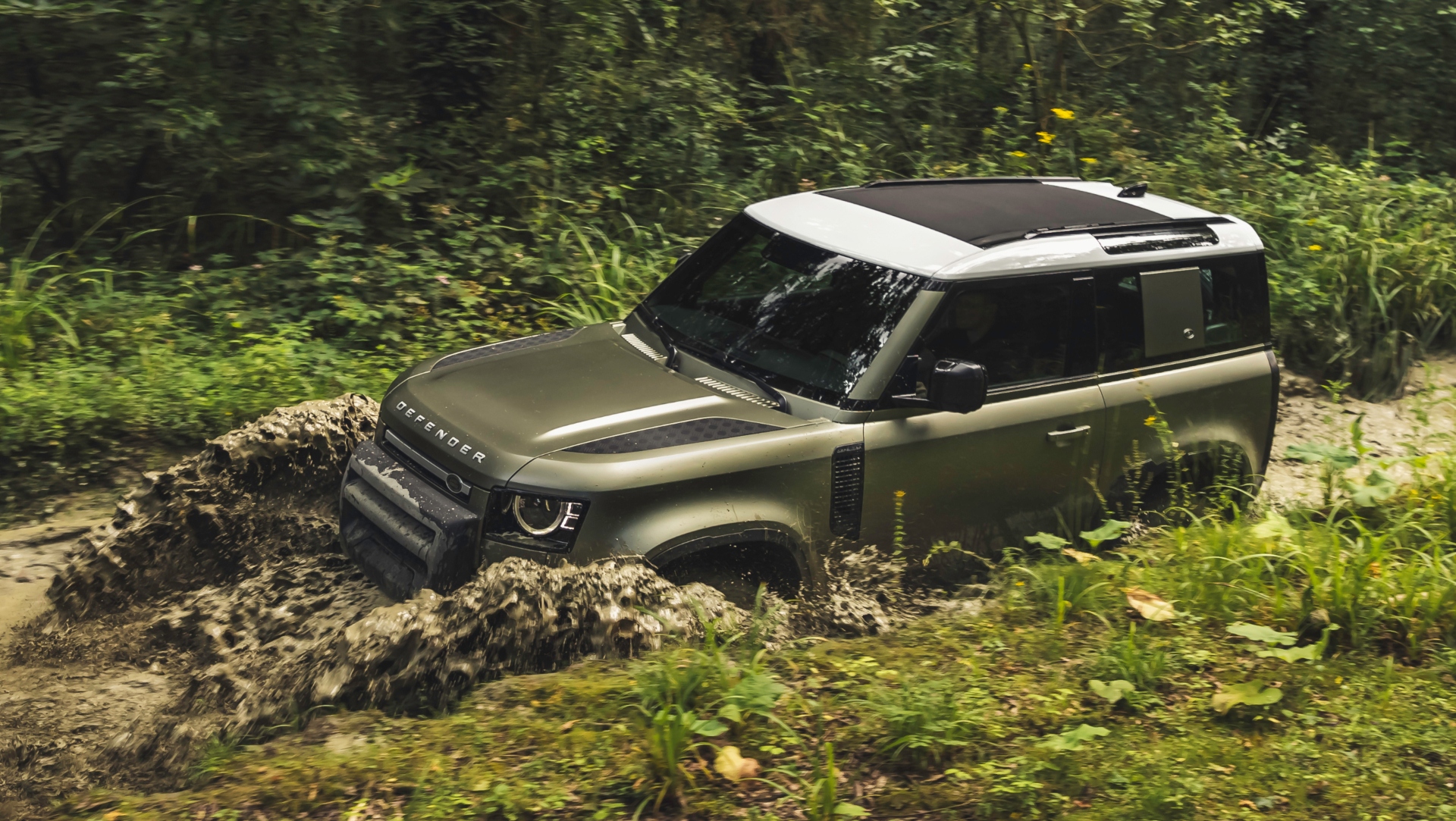 Land-Rover-Defender-2019-6