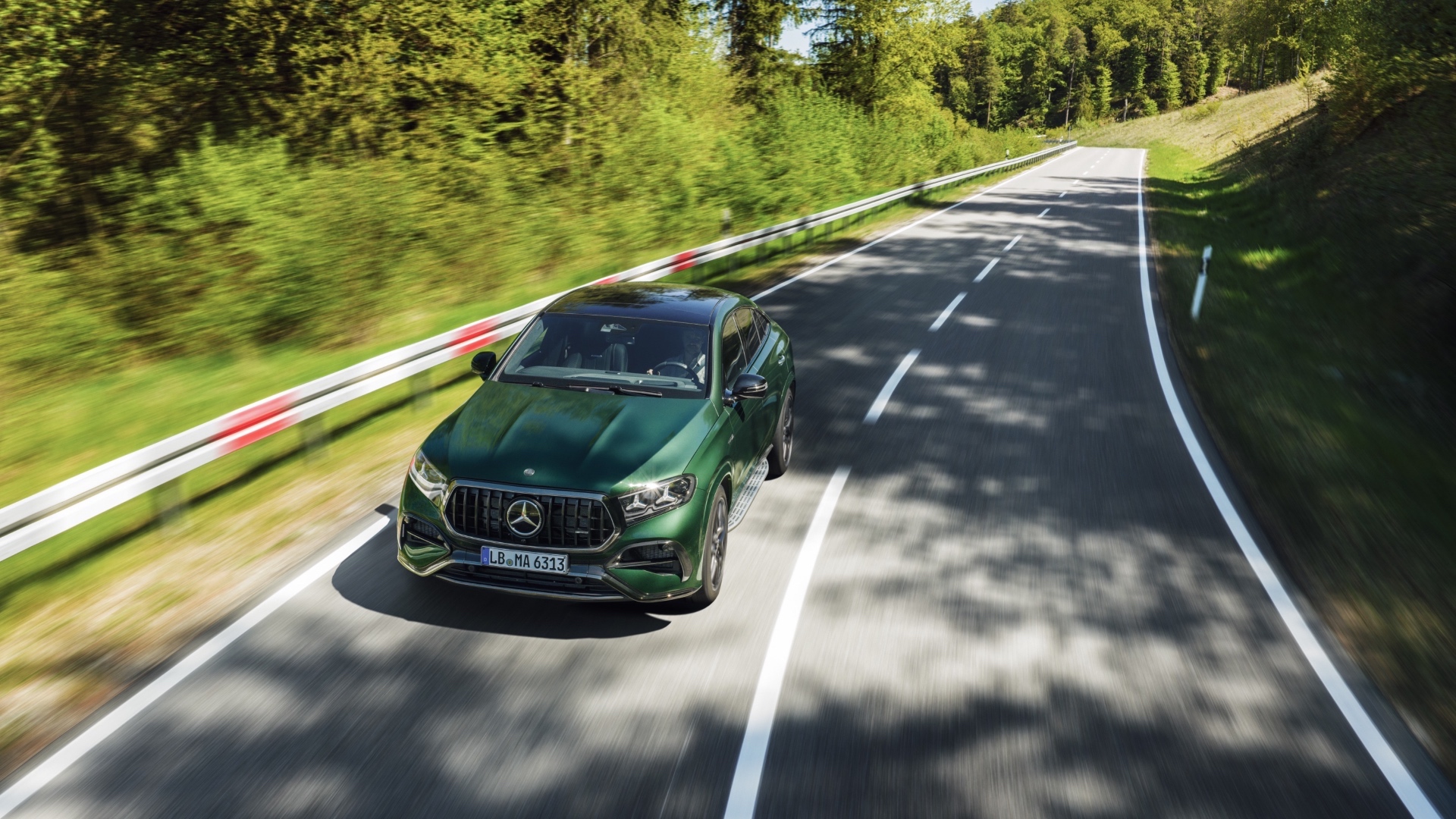 MERCEDES-AMG-NUOVO-V8-4
