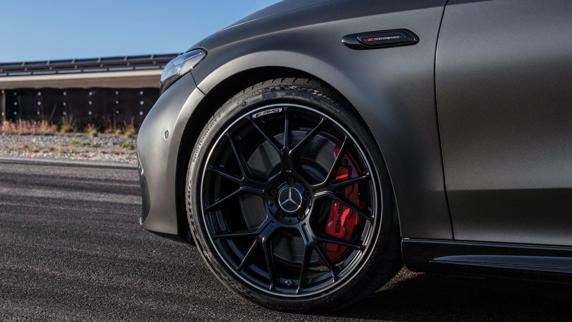 Mercedes-AMG-CLA-45-4MATIC+-2026-3