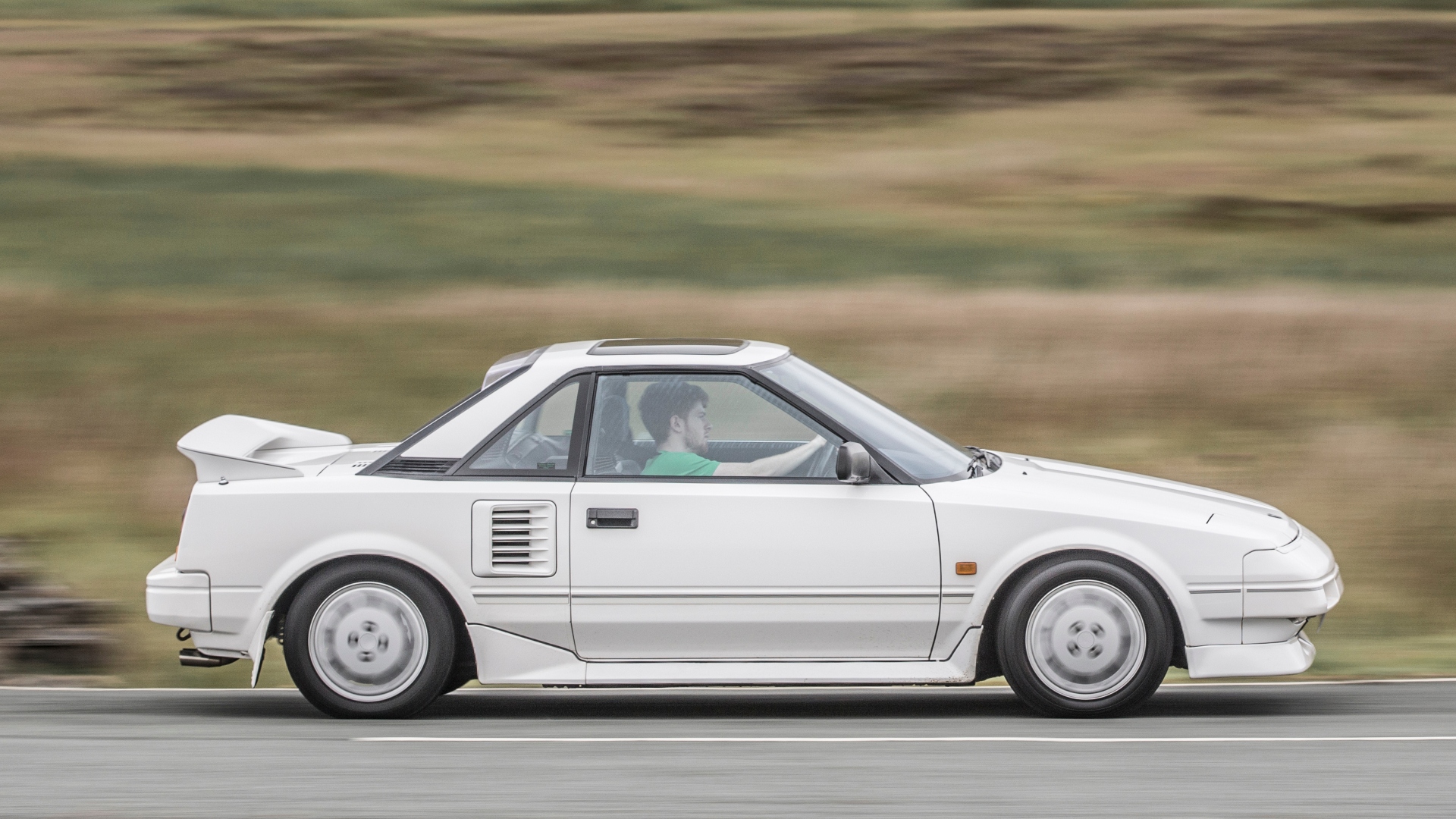 Toyota-MR2-3 Toyota-MR2-3