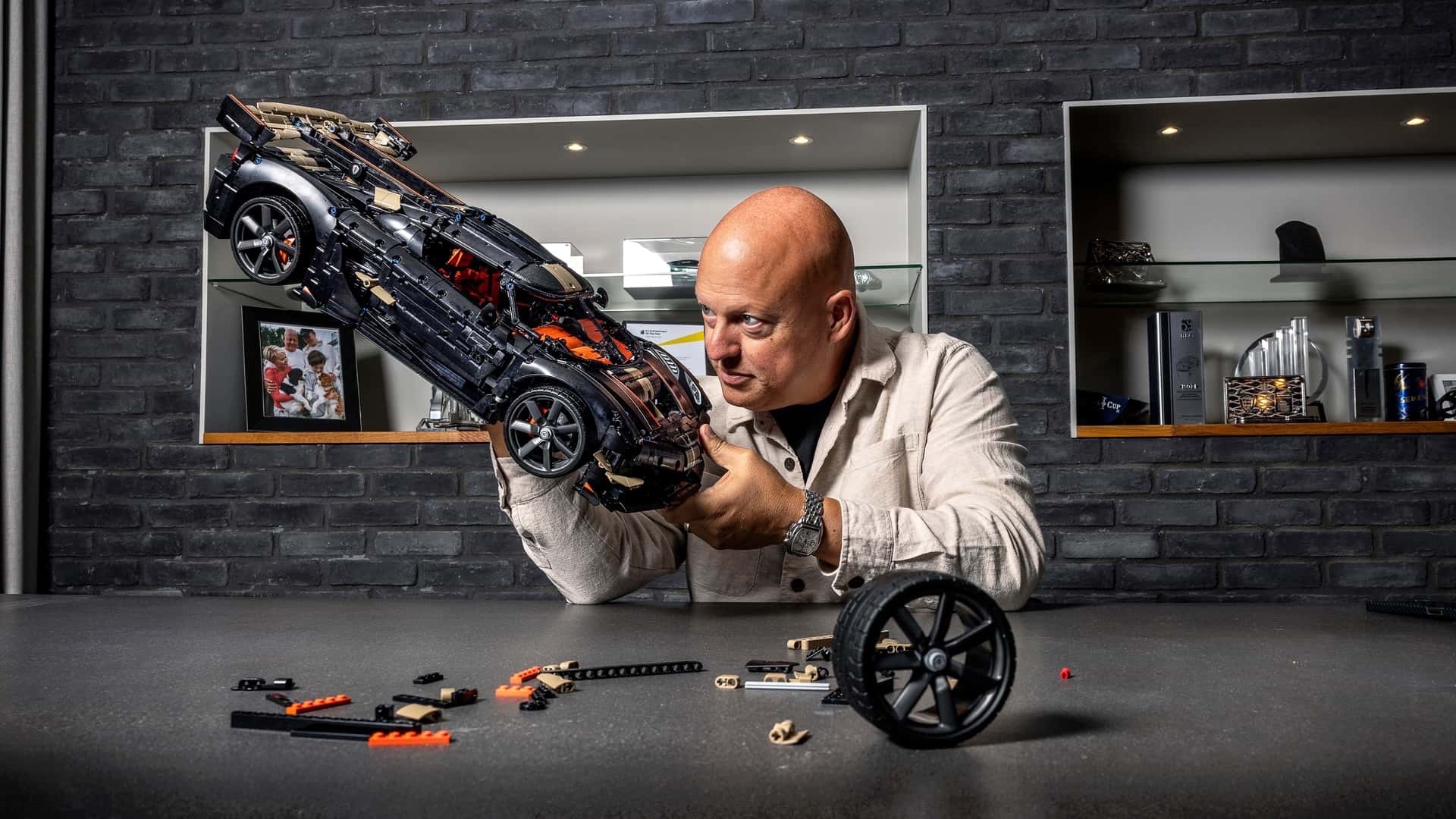lego-technic-koenigsegg-sadair-s-spear (2) lego-technic-koenigsegg-sadair-s-spear (2)
