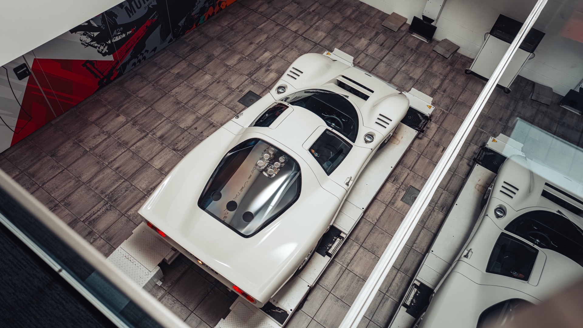 mclaren-m6gt-11 mclaren-m6gt-11
