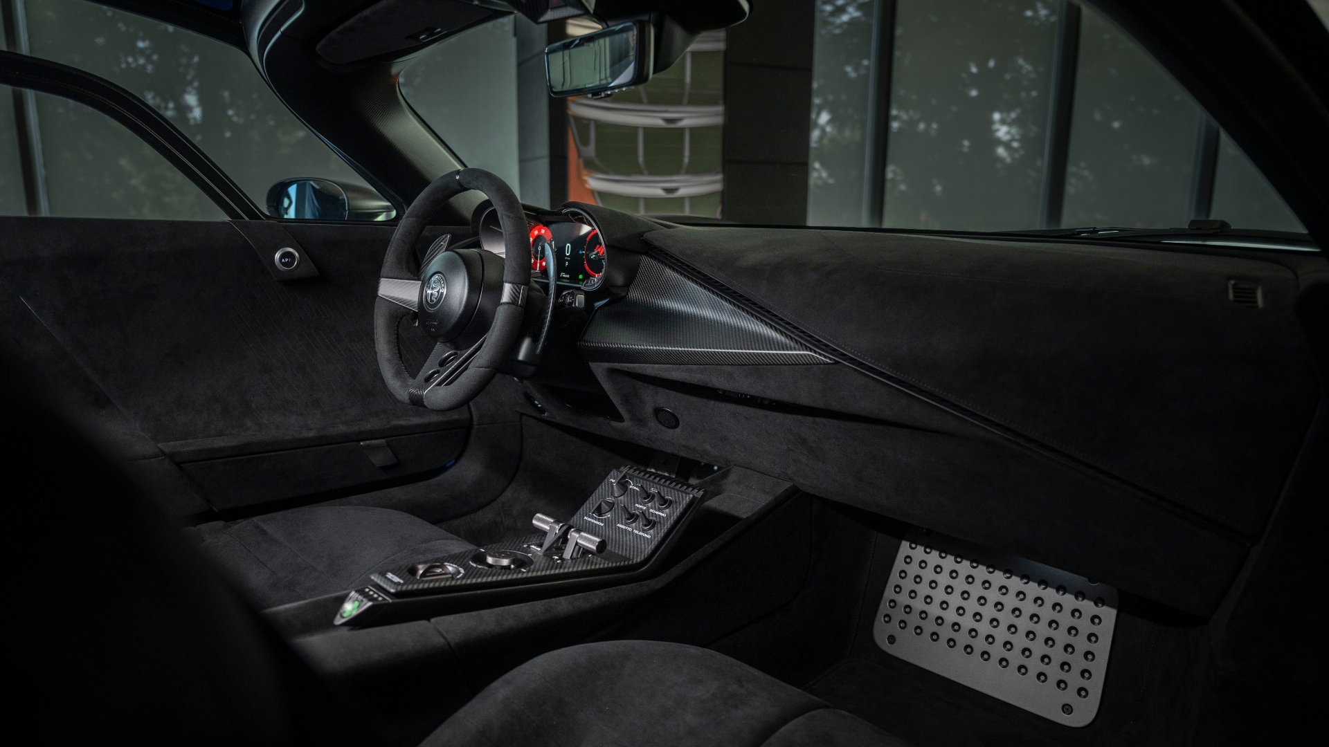 Alfa-Romeo-33-Stradale-Perla-Nera-2026-15