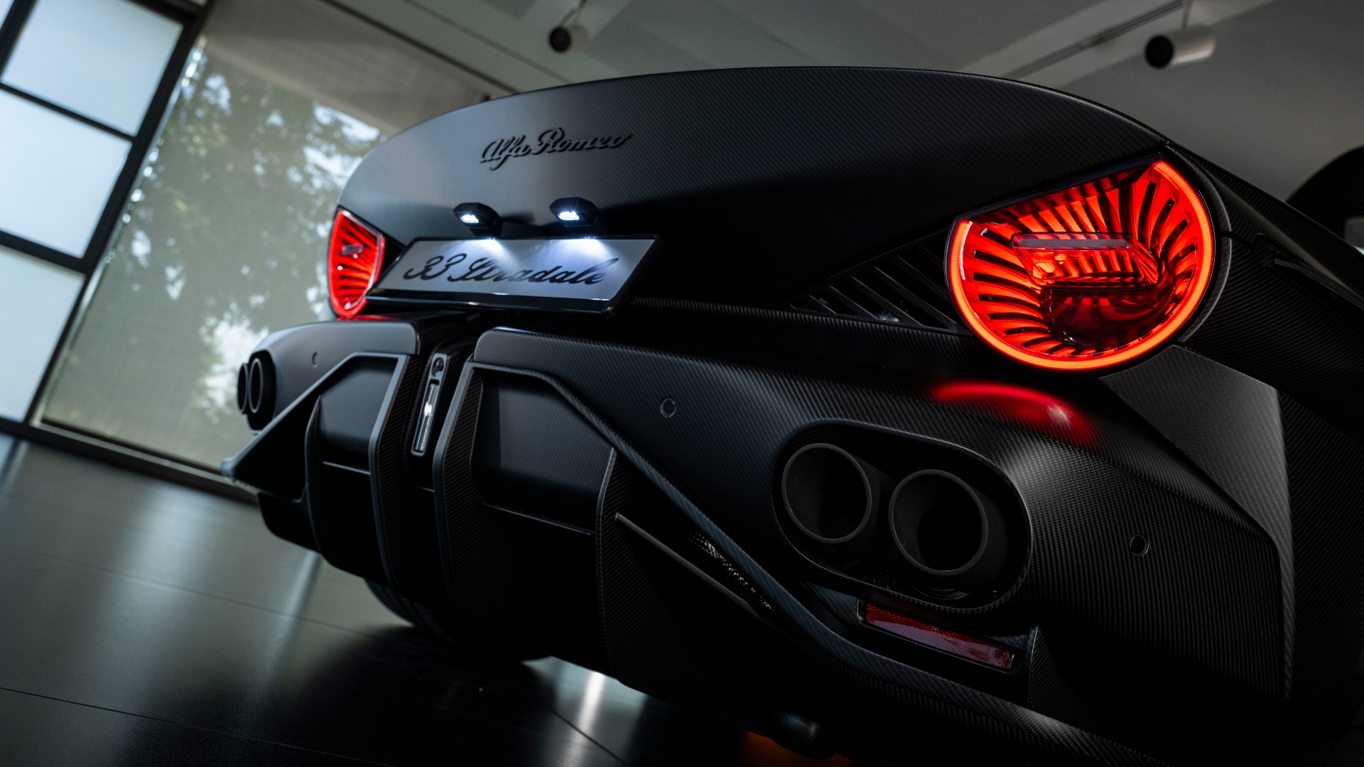 Alfa-Romeo-33-Stradale-Perla-Nera-2026-7