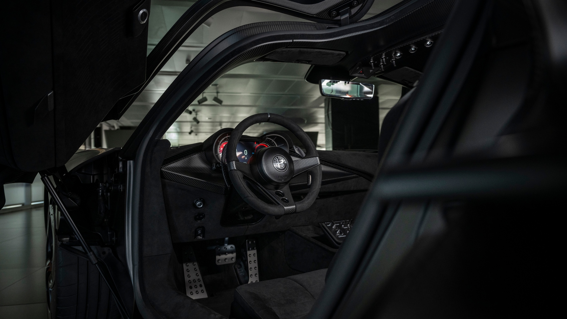 Alfa-Romeo-33-Stradale-Perla-Nera-2026-8