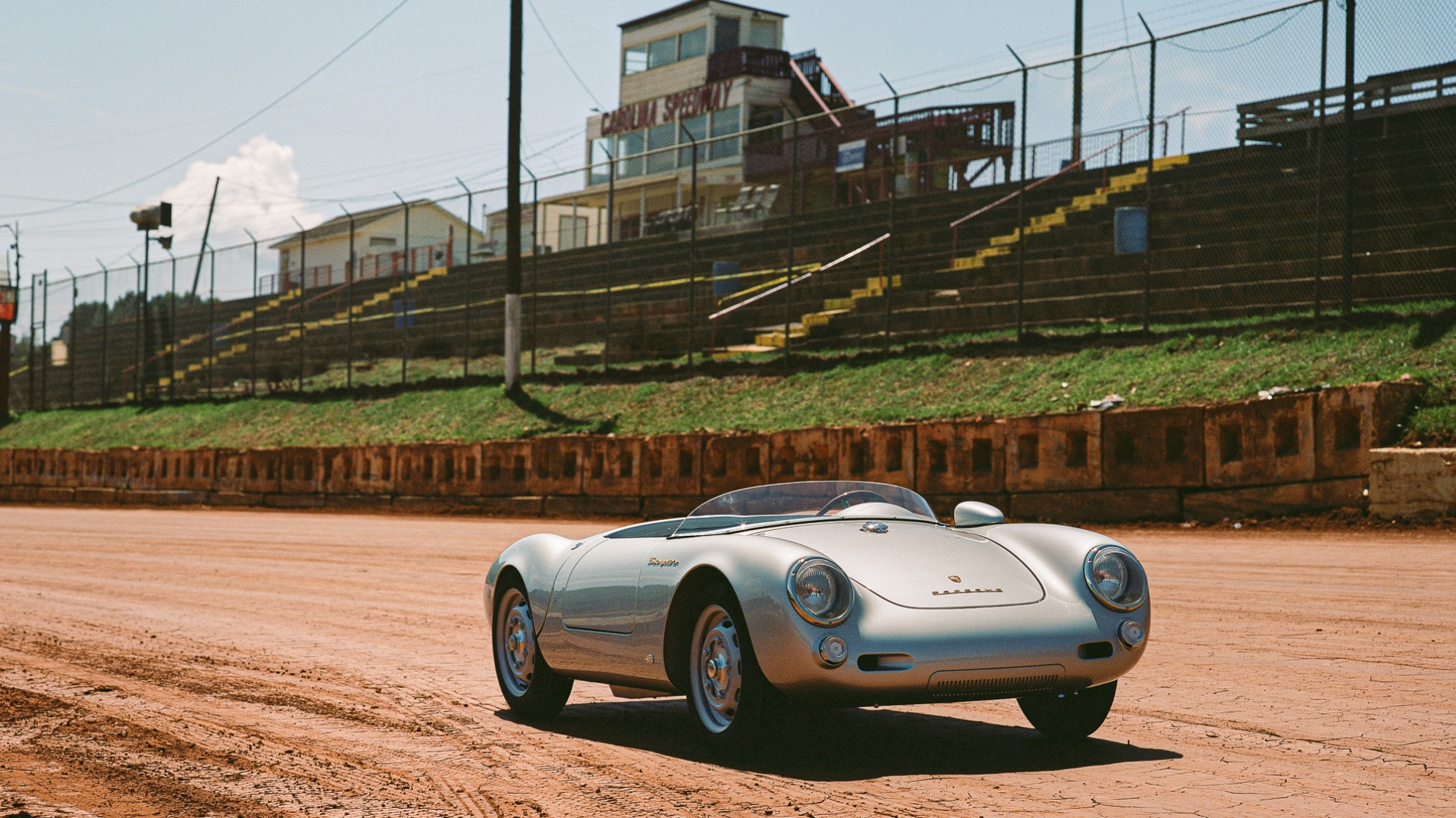 Hedley-Studios-Porsche-550-J-2026-3