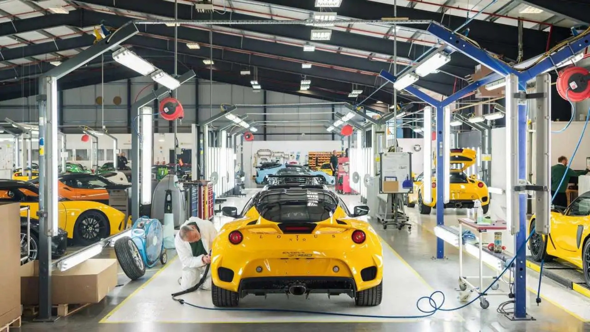 Lotus-Hethel-fabbrica-altre-2
