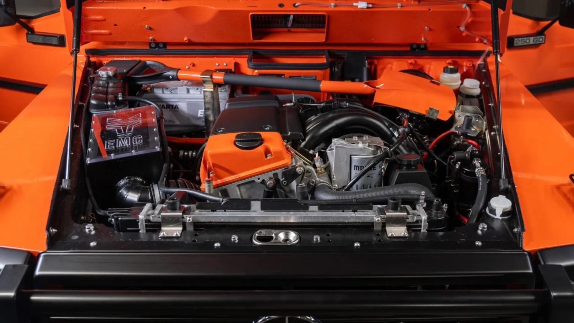 Mercedes-G-Wagen-Magma-Orange-02-1536x1024 Mercedes-G-Wagen-Magma-Orange-02-1536x1024